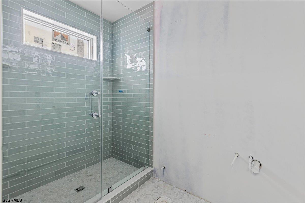 Longport, New Jersey 08403, United States, 6 Bedrooms Bedrooms, ,5 BathroomsBathrooms,Residential,Pending,188828