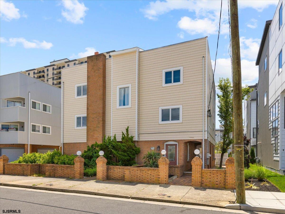 View Margate, NJ 08402 townhome