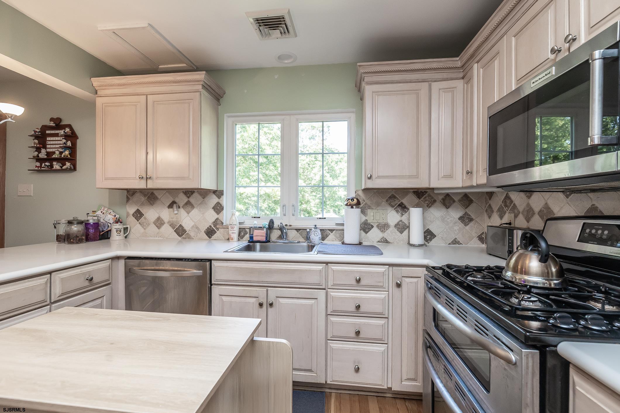 Egg Harbor Township, New Jersey 08234, United States, 5 Bedrooms Bedrooms, ,4 BathroomsBathrooms,Residential,Active,198274