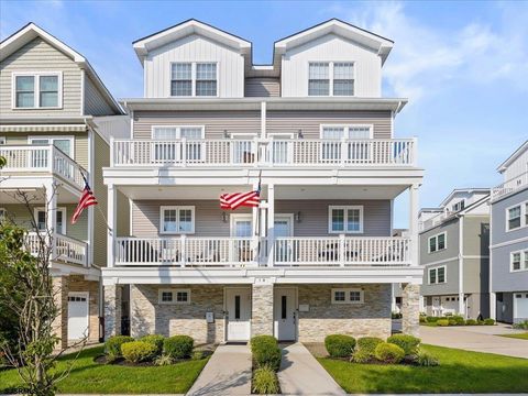 Photo of 1 N Nashville Ave, Ventnor, NJ 08406 (MLS # 605121)