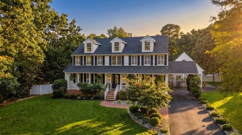 Photo of 229 Mystic Dr, Egg Harbor Township, NJ 08234 (MLS # 611506)