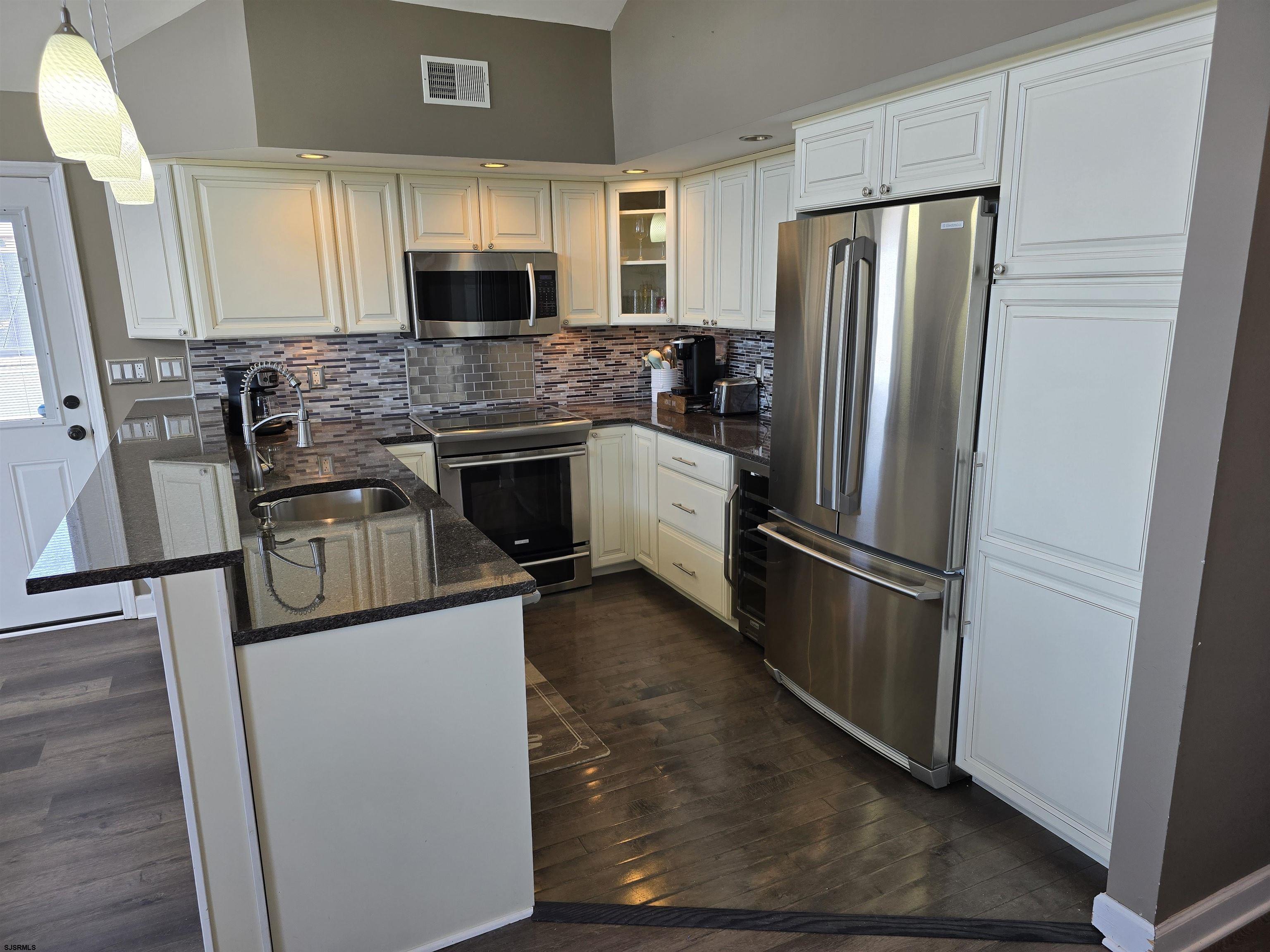 Brigantine, New Jersey 08203, United States, 3 Bedrooms Bedrooms, ,2 BathroomsBathrooms,Residential,Active,99335