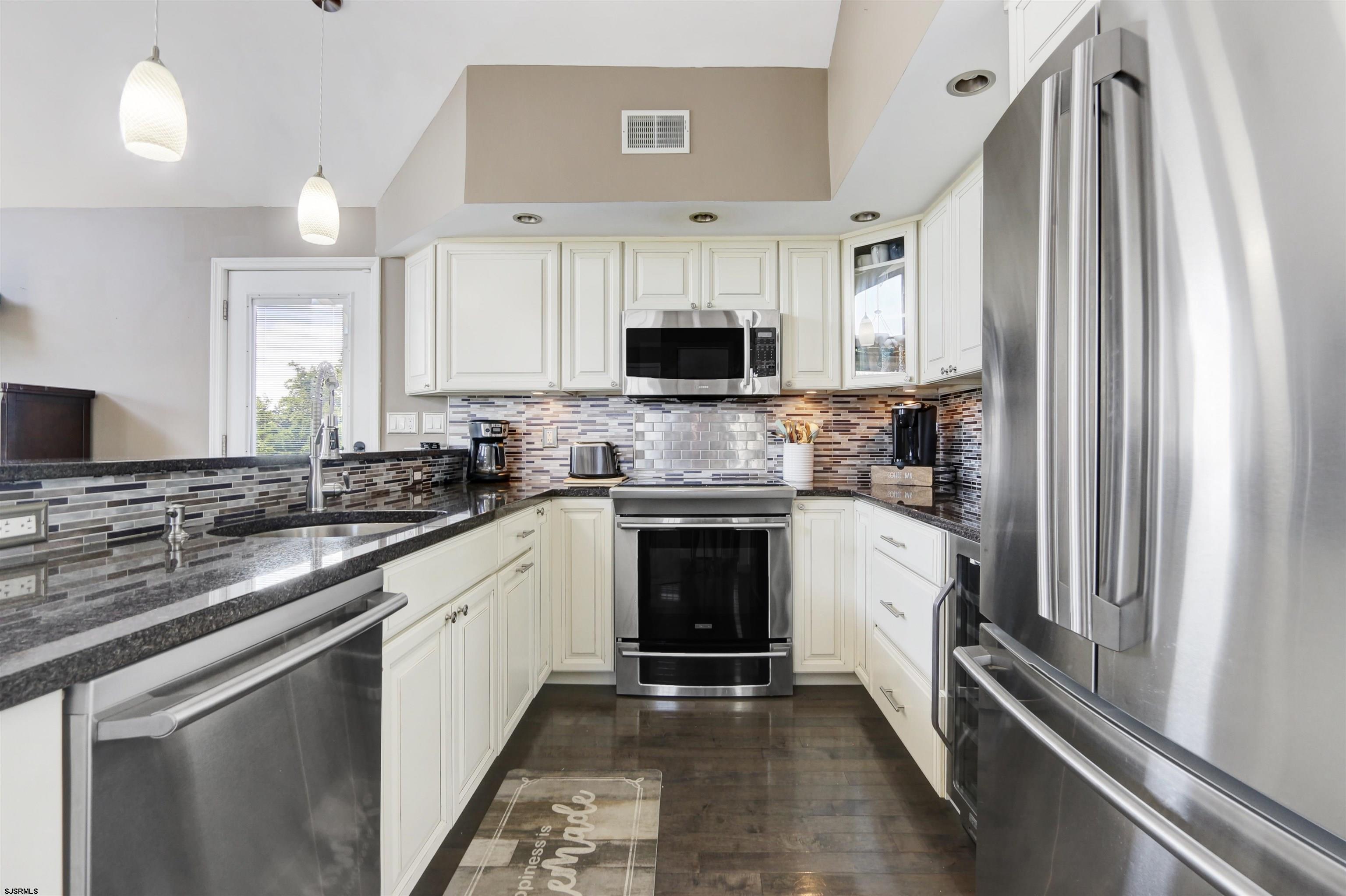 Brigantine, New Jersey 08203, United States, 3 Bedrooms Bedrooms, ,2 BathroomsBathrooms,Residential,Active,99335