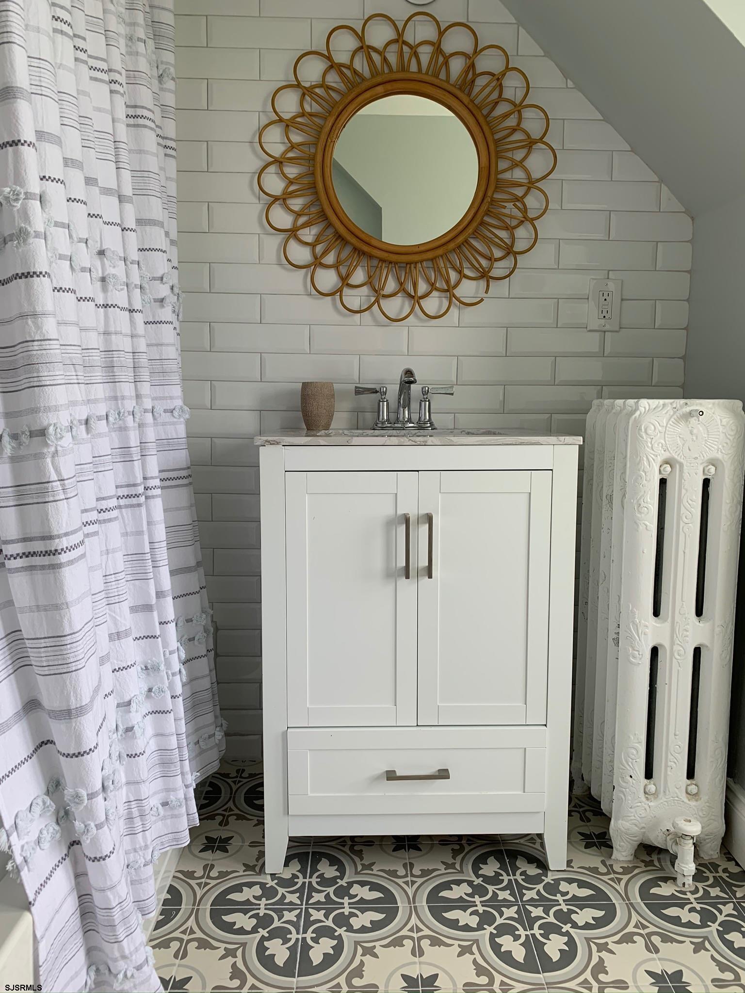 Ventnor, New Jersey 08406, United States, 7 Bedrooms Bedrooms, ,5 BathroomsBathrooms,Residential,Active,76664