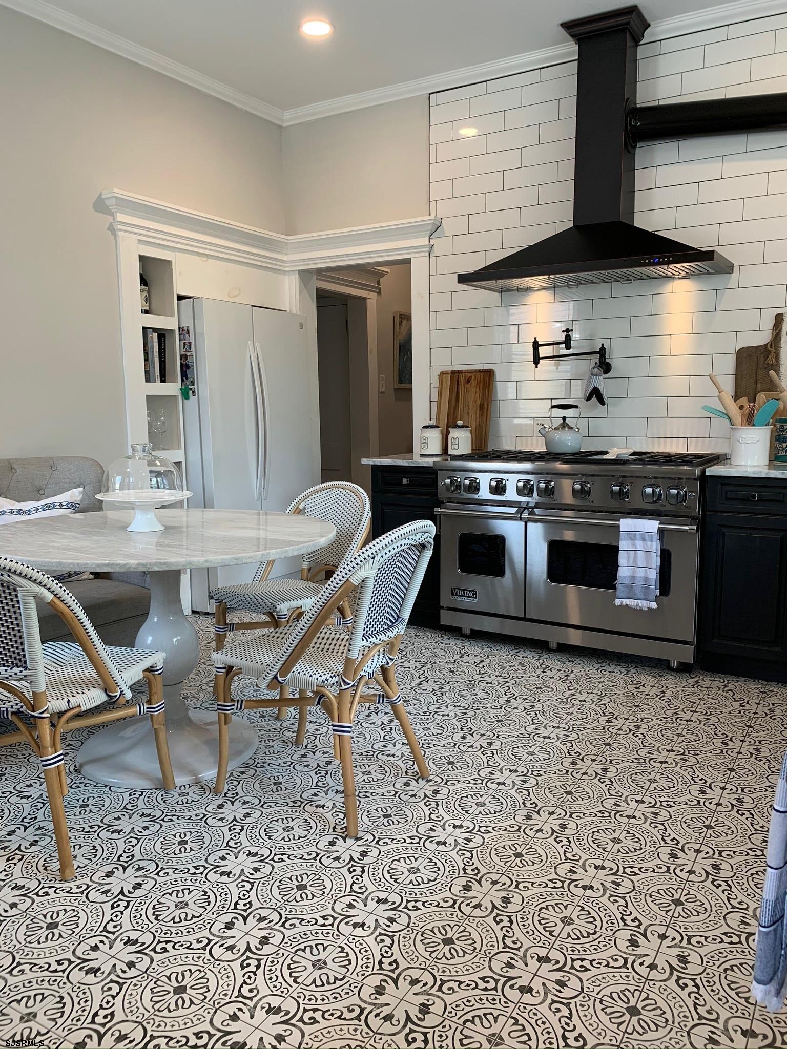 Ventnor, New Jersey 08406, United States, 7 Bedrooms Bedrooms, ,5 BathroomsBathrooms,Residential,Active,76664