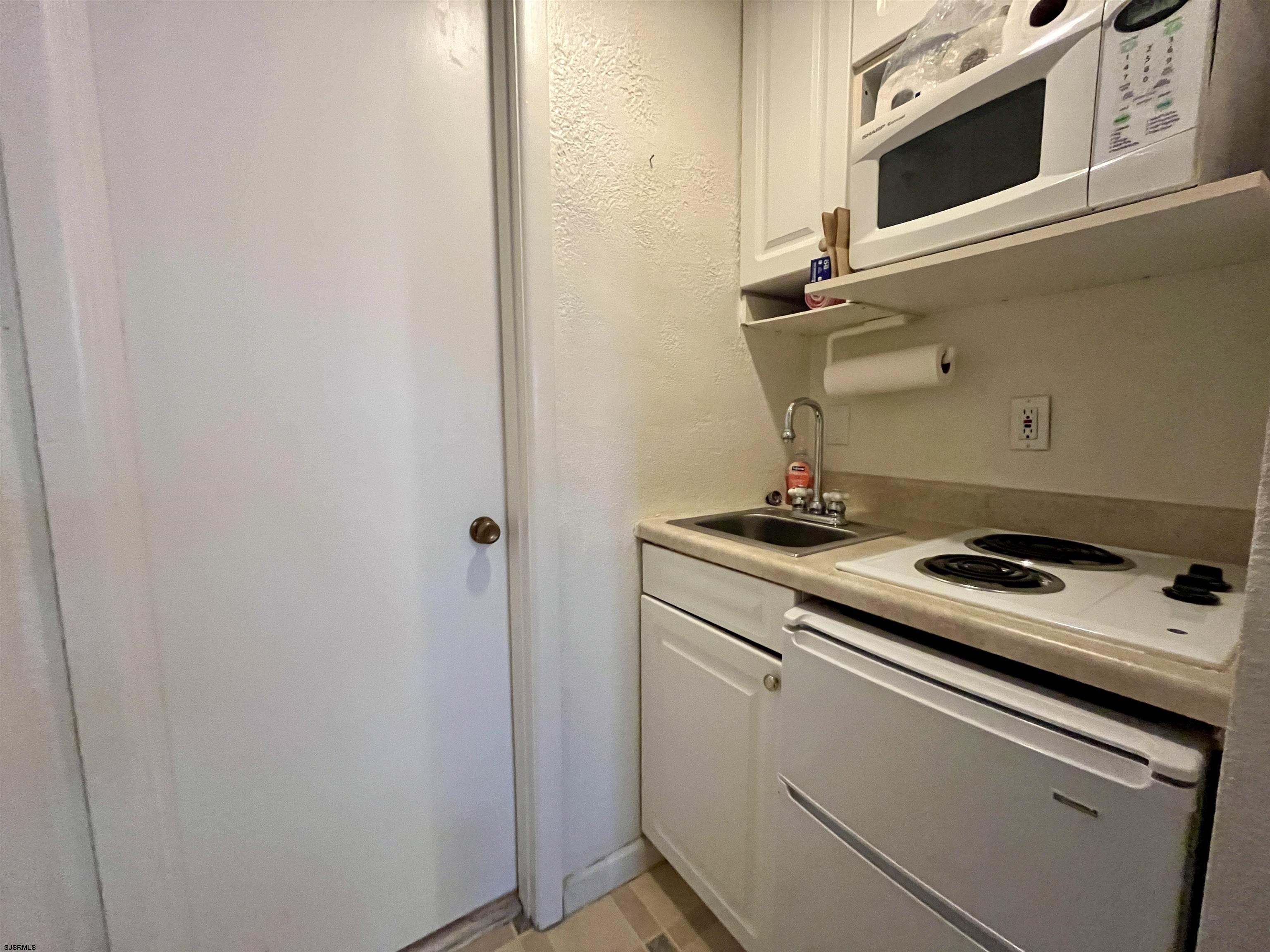 Margate, New Jersey 08402, United States, 1 Bedroom Bedrooms, ,1 BathroomBathrooms,Residential,Active,198358