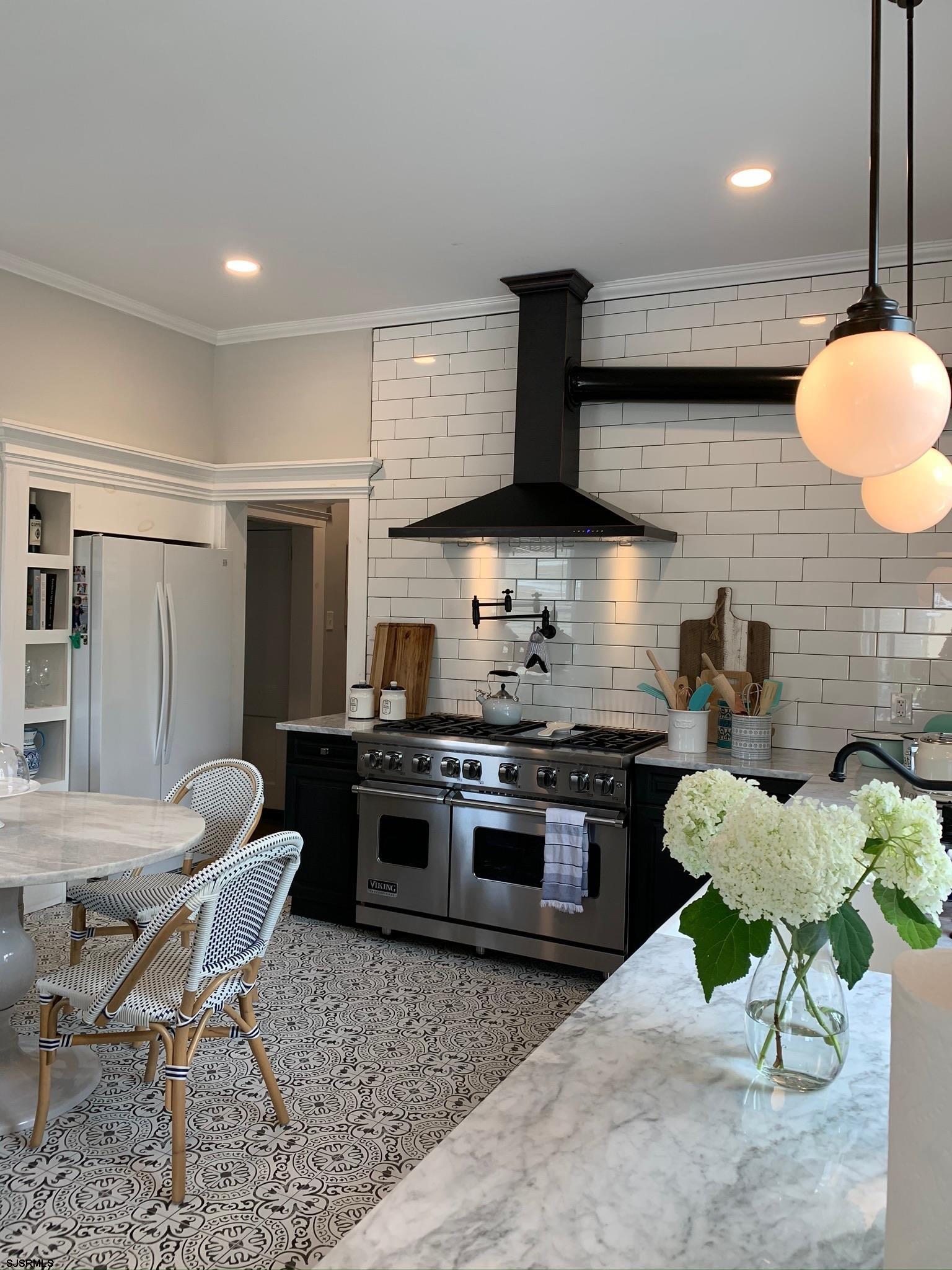 Ventnor, New Jersey 08406, United States, 7 Bedrooms Bedrooms, ,5 BathroomsBathrooms,Residential,Active,76732