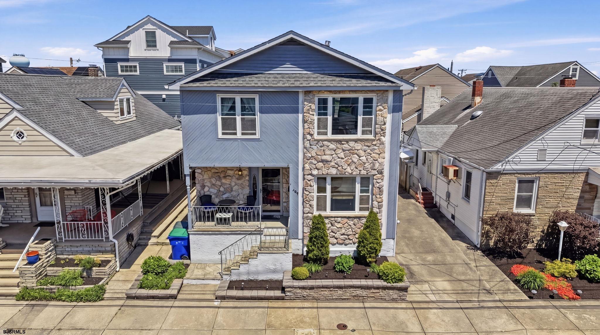 107 N Clarendon Ave