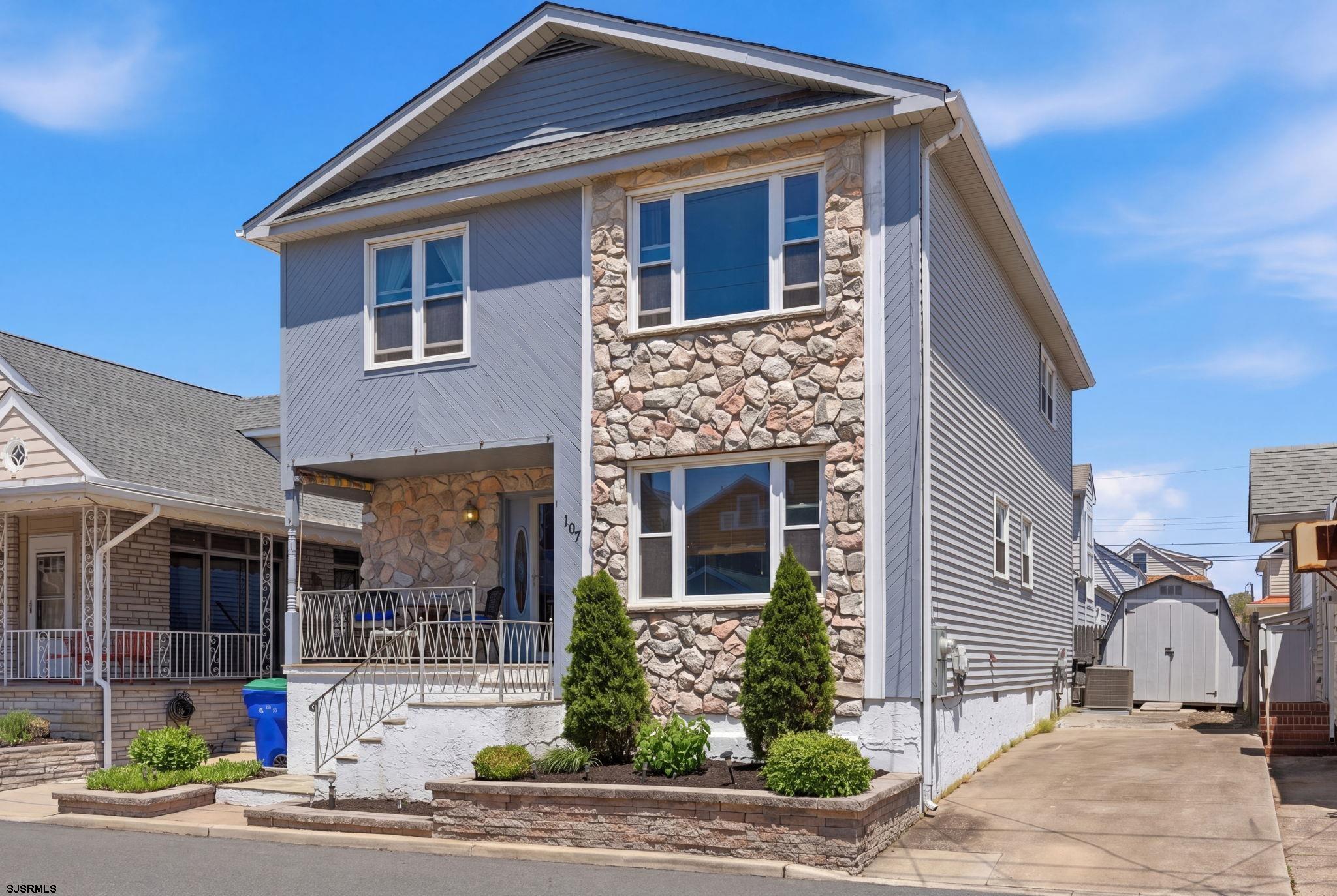107 N Clarendon Ave
