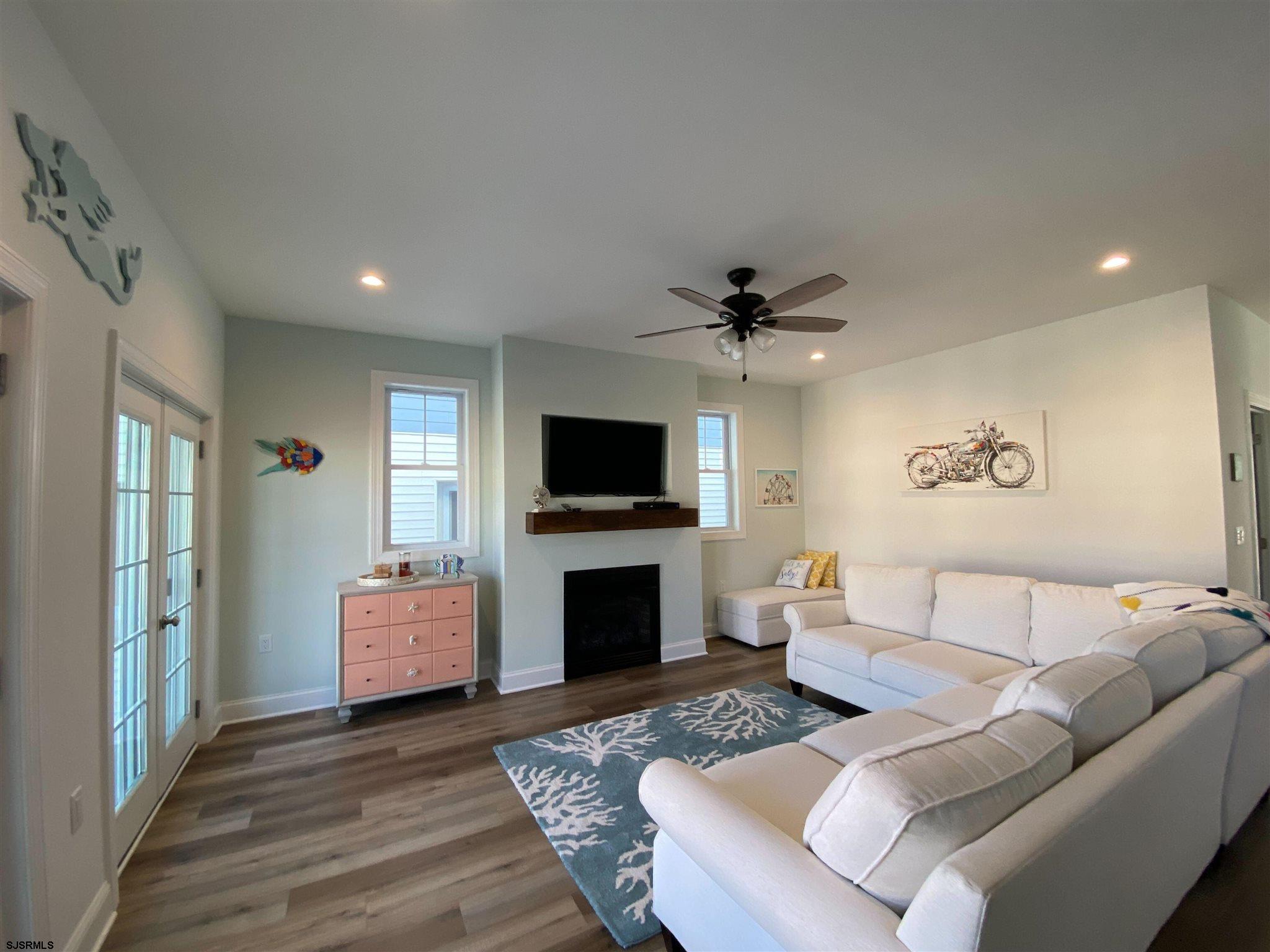 Ventnor, New Jersey 08406, United States, 3 Bedrooms Bedrooms, ,3 BathroomsBathrooms,Residential,Active,254405