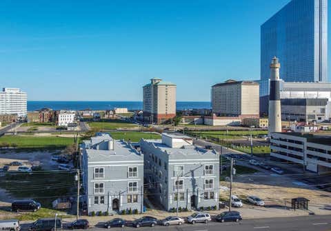Apartment For Rent - 212 Atlantic Ave<br/> Atlantic County, Atlantic City, NJ 08401