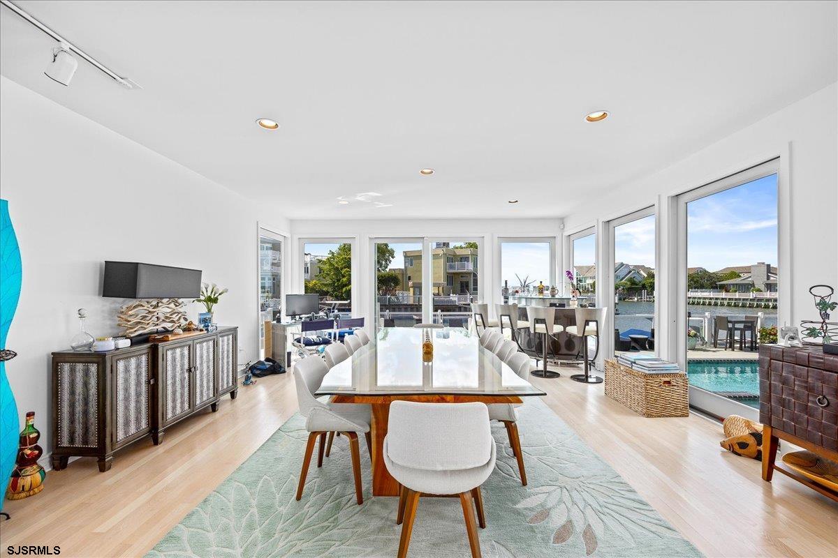 Margate, New Jersey 08402, United States, 4 Bedrooms Bedrooms, ,4 BathroomsBathrooms,Residential,Active,1748