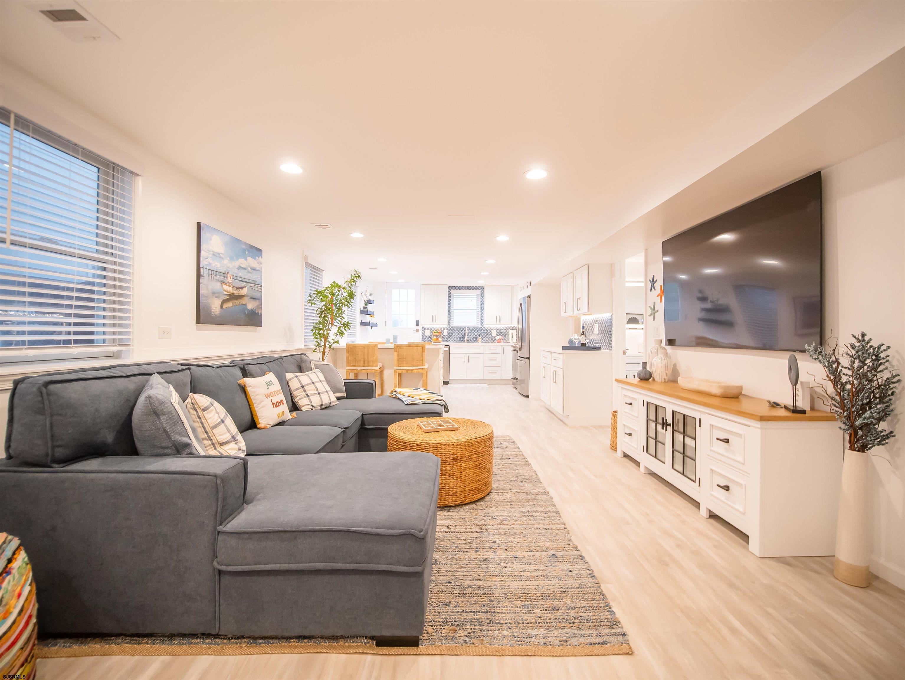 Ventnor, New Jersey 08406, United States, 3 Bedrooms Bedrooms, ,2 BathroomsBathrooms,Residential,Active,90326