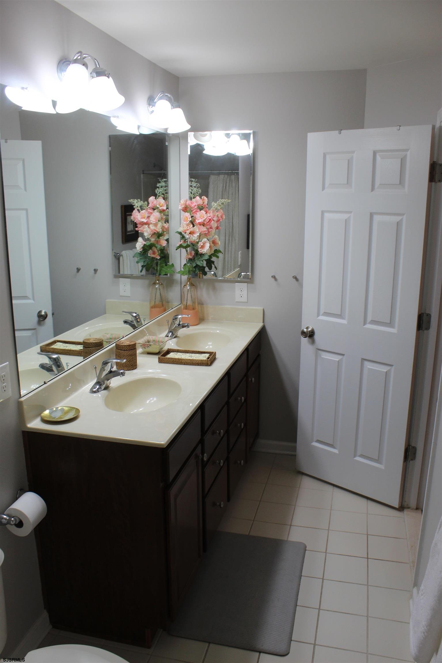 Egg Harbor Township, New Jersey 08234, United States, 4 Bedrooms Bedrooms, ,3 BathroomsBathrooms,Residential,Active,46781