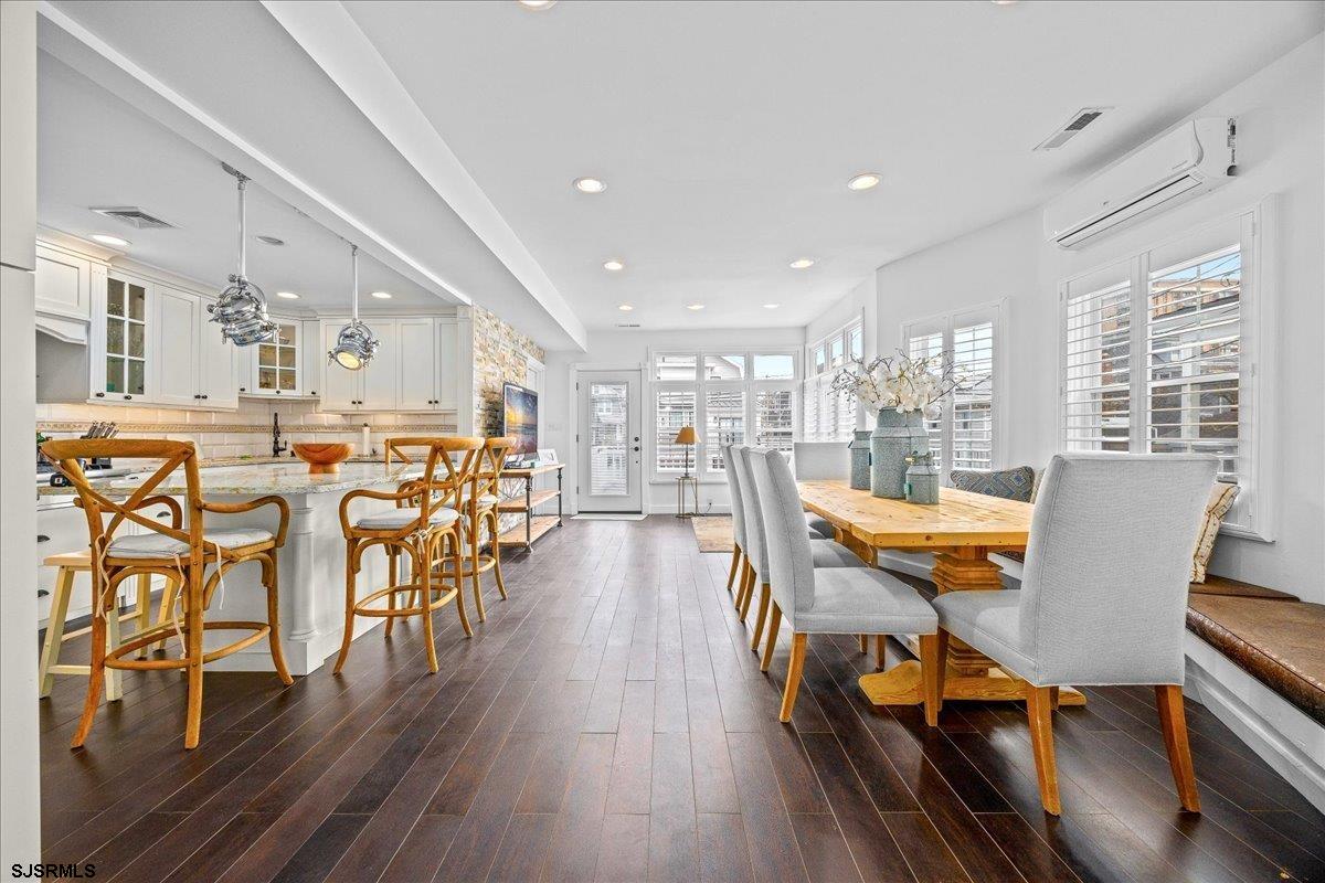 Ventnor, New Jersey 08406, United States, 9 Bedrooms Bedrooms, ,4 BathroomsBathrooms,Residential,Active,254486