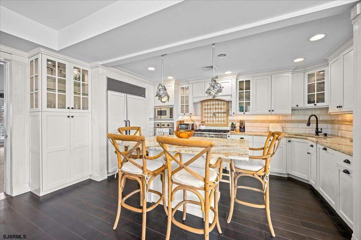 Ventnor, New Jersey 08406, United States, 9 Bedrooms Bedrooms, ,4 BathroomsBathrooms,Residential,Active,254486