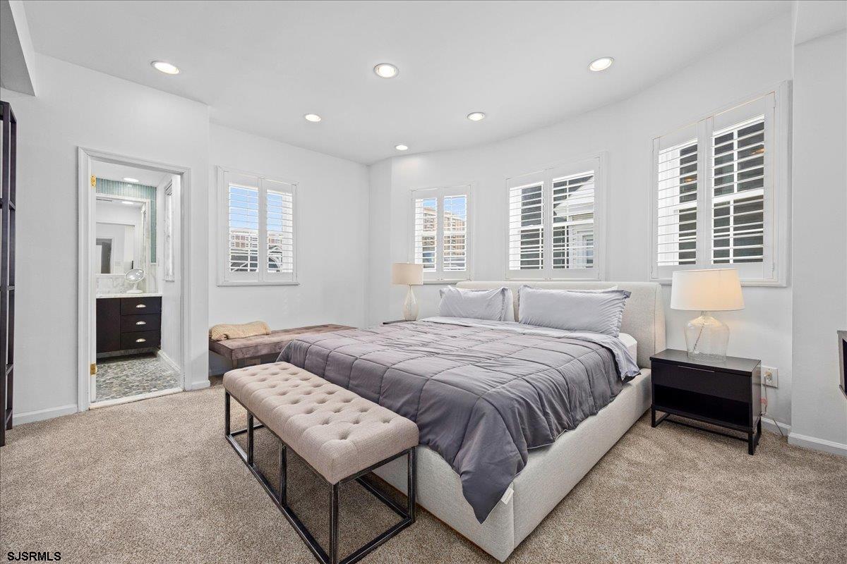 Ventnor, New Jersey 08406, United States, 9 Bedrooms Bedrooms, ,4 BathroomsBathrooms,Residential,Active,254486