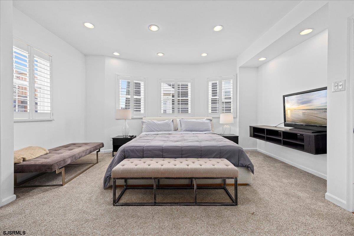 Ventnor, New Jersey 08406, United States, 9 Bedrooms Bedrooms, ,4 BathroomsBathrooms,Residential,Active,254486