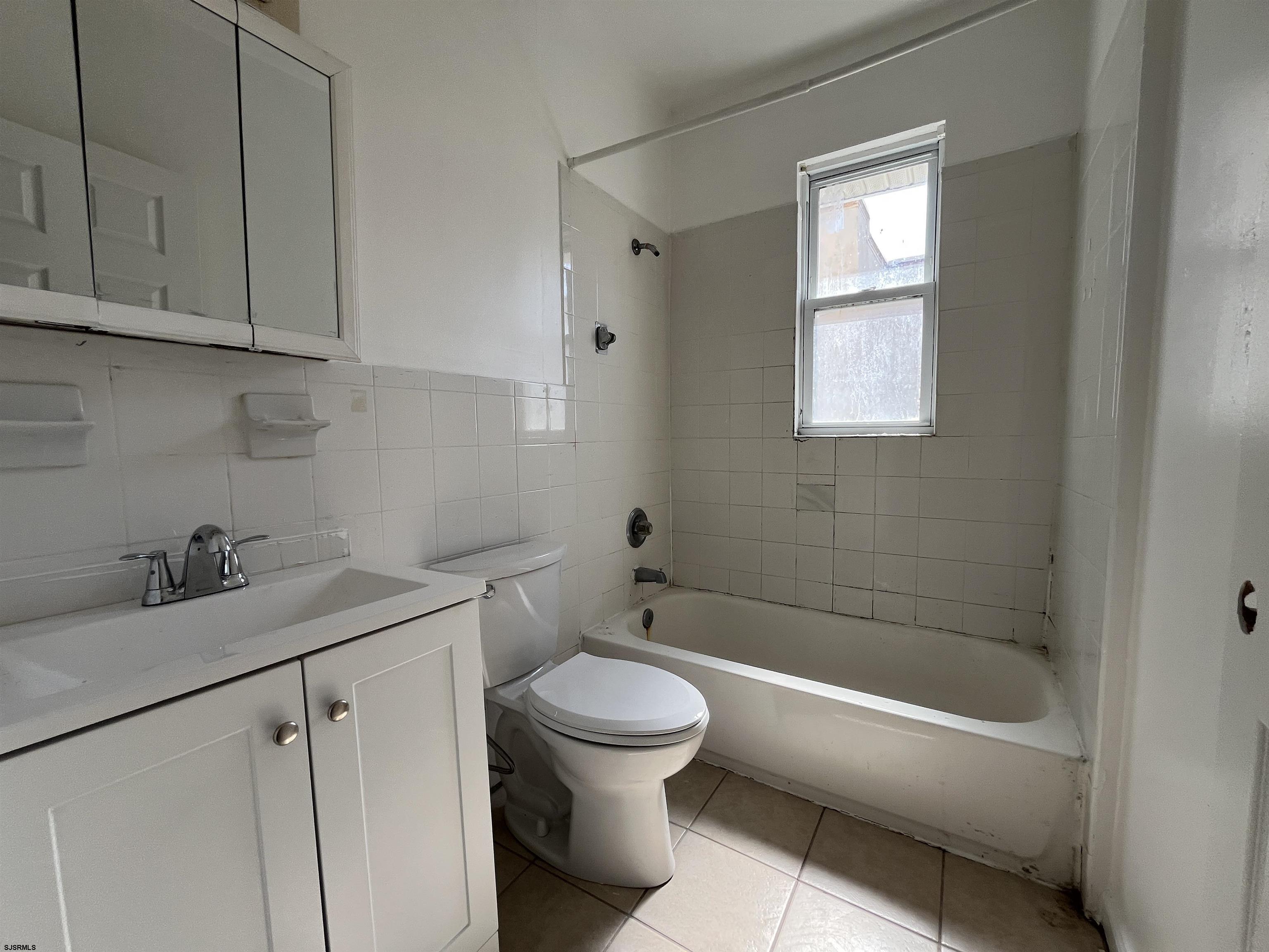 Atlantic City, New Jersey 08401, United States, 3 Bedrooms Bedrooms, ,2 BathroomsBathrooms,Residential,Active,89473