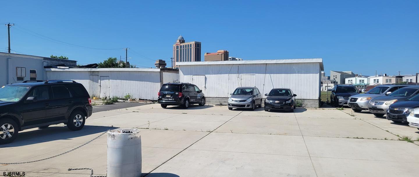 300 N Georgia