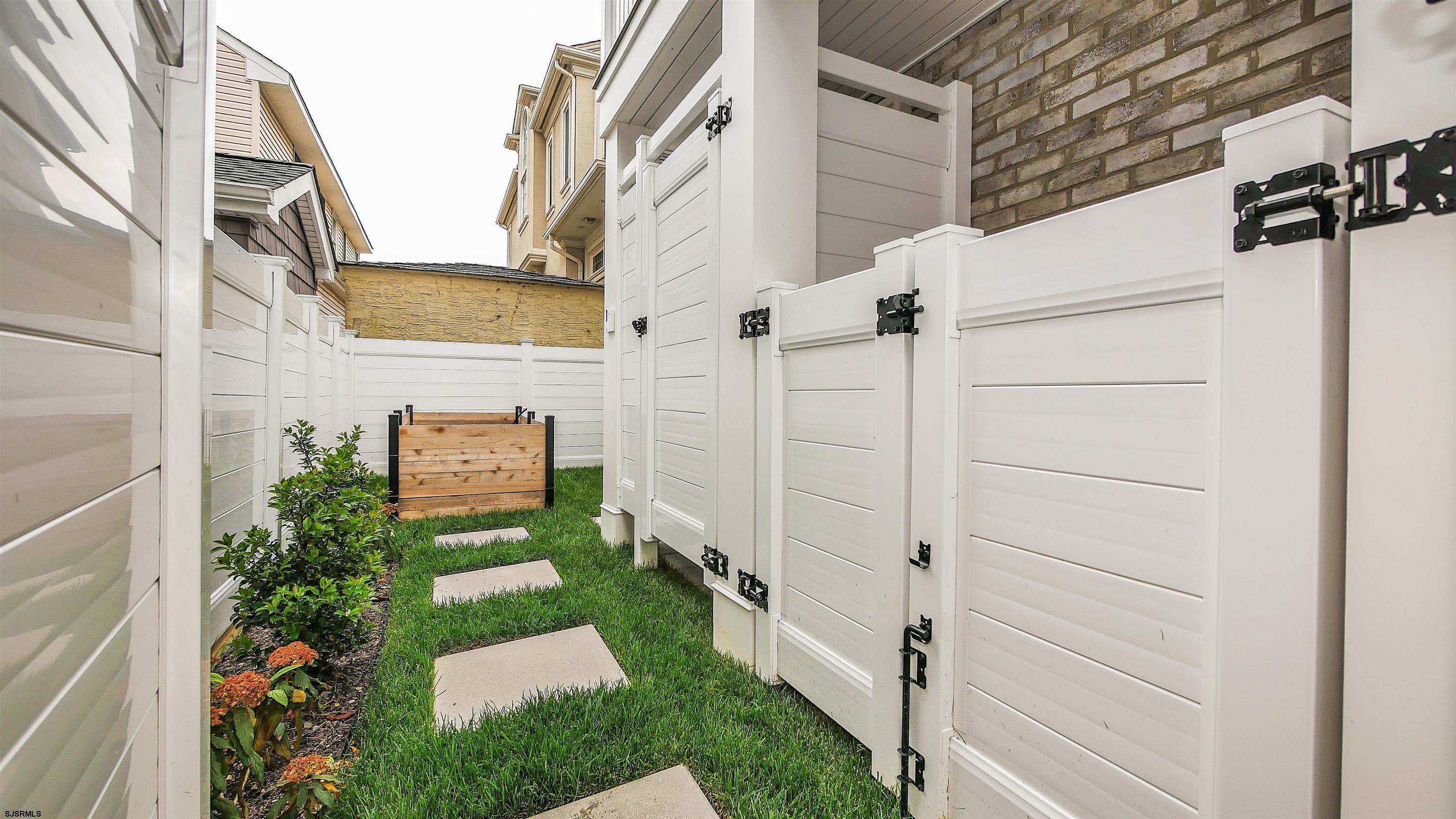 Margate, New Jersey 08402, United States, 6 Bedrooms Bedrooms, ,4 BathroomsBathrooms,Residential,Active,14605