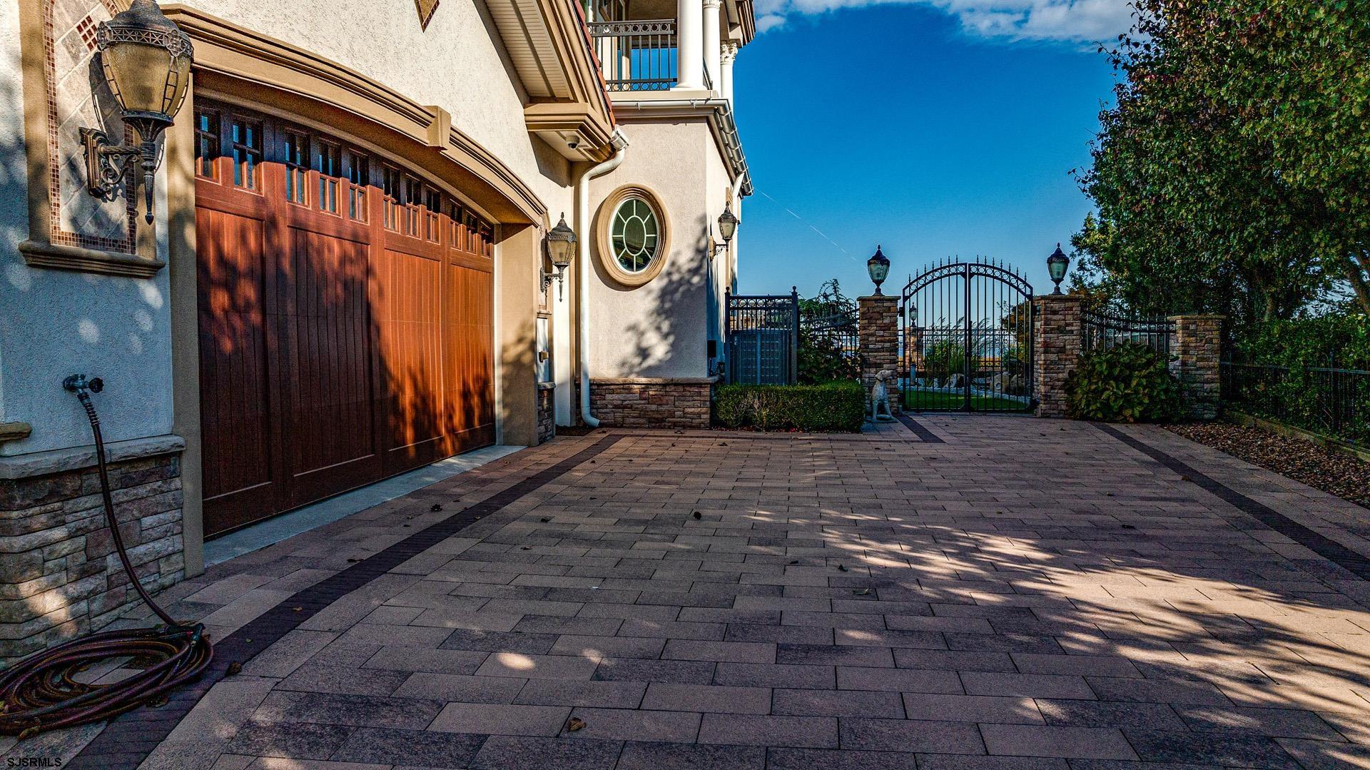 Ocean City, New Jersey 08226, United States, 6 Bedrooms Bedrooms, ,6 BathroomsBathrooms,Residential,Active,8976