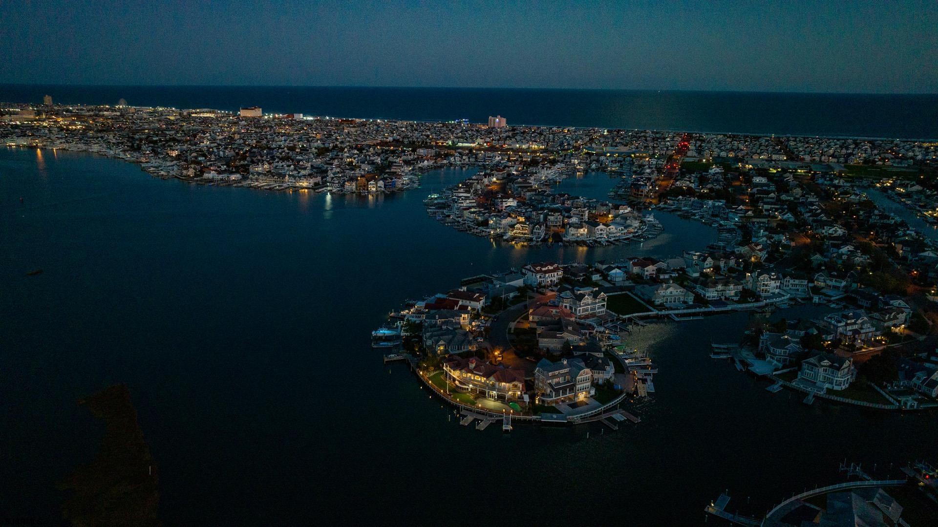 Ocean City, New Jersey 08226, United States, 6 Bedrooms Bedrooms, ,6 BathroomsBathrooms,Residential,Active,8976