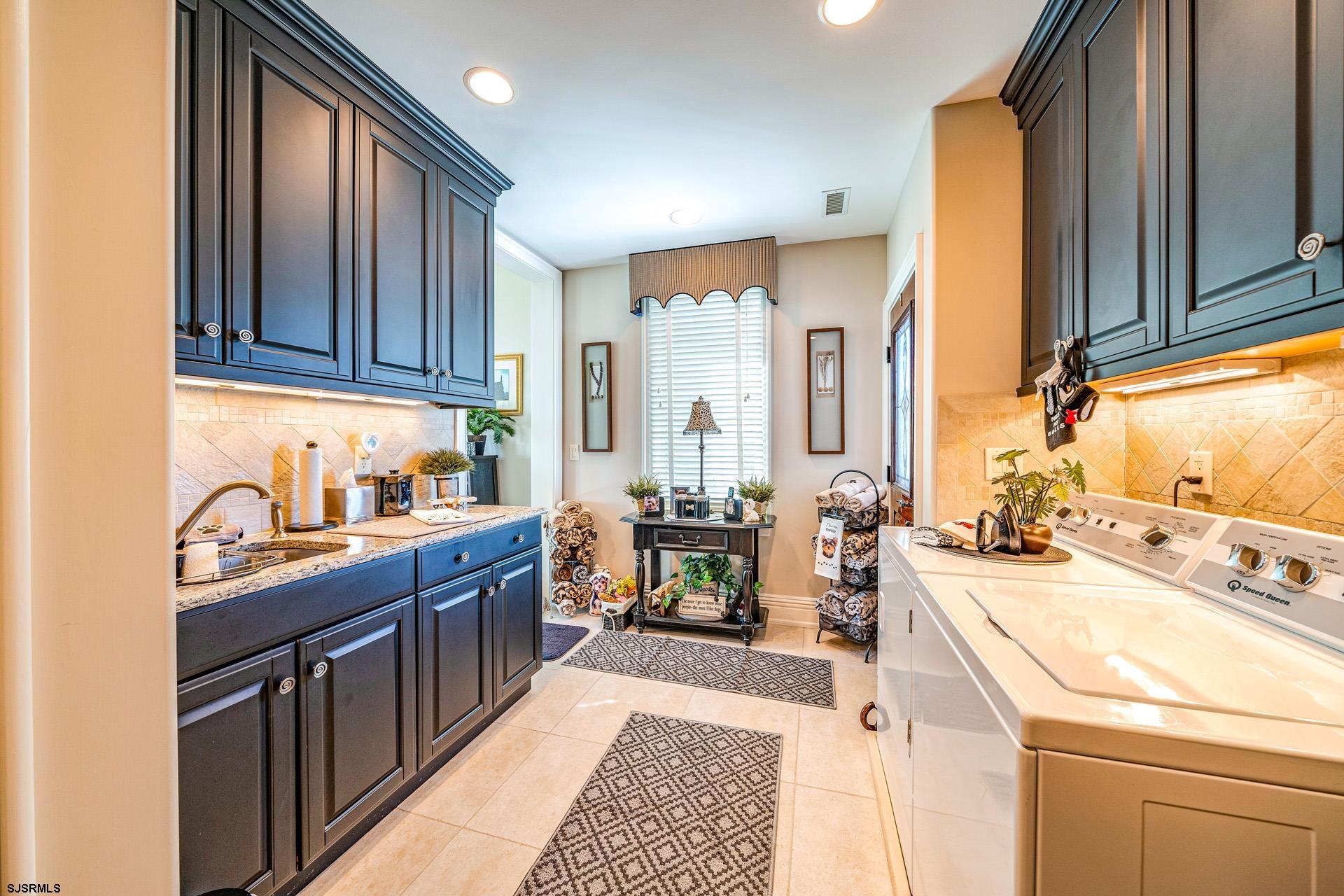 Ocean City, New Jersey 08226, United States, 6 Bedrooms Bedrooms, ,6 BathroomsBathrooms,Residential,Active,8976