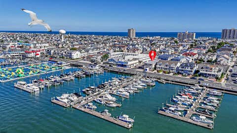 Condo For Sale - 9600 Amherst Ave #7<br/> Margate, NJ 08402