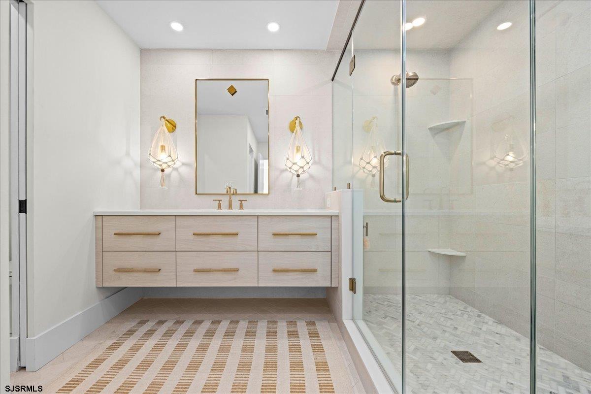 Margate, New Jersey 08402, United States, 6 Bedrooms Bedrooms, ,6 BathroomsBathrooms,Residential,Active,245677