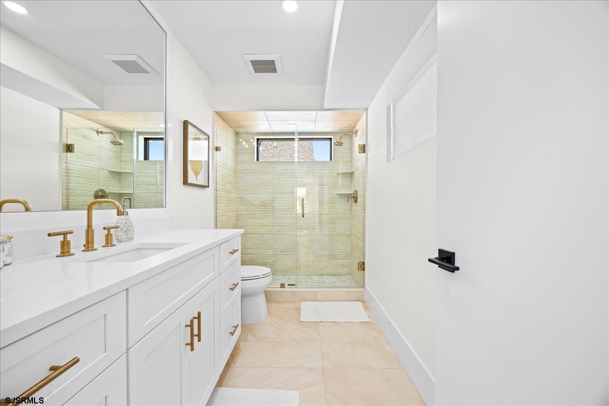 Margate, New Jersey 08402, United States, 6 Bedrooms Bedrooms, ,6 BathroomsBathrooms,Residential,Active,245677