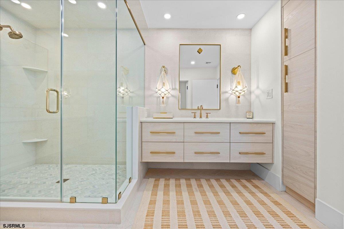 Margate, New Jersey 08402, United States, 6 Bedrooms Bedrooms, ,6 BathroomsBathrooms,Residential,Active,245677