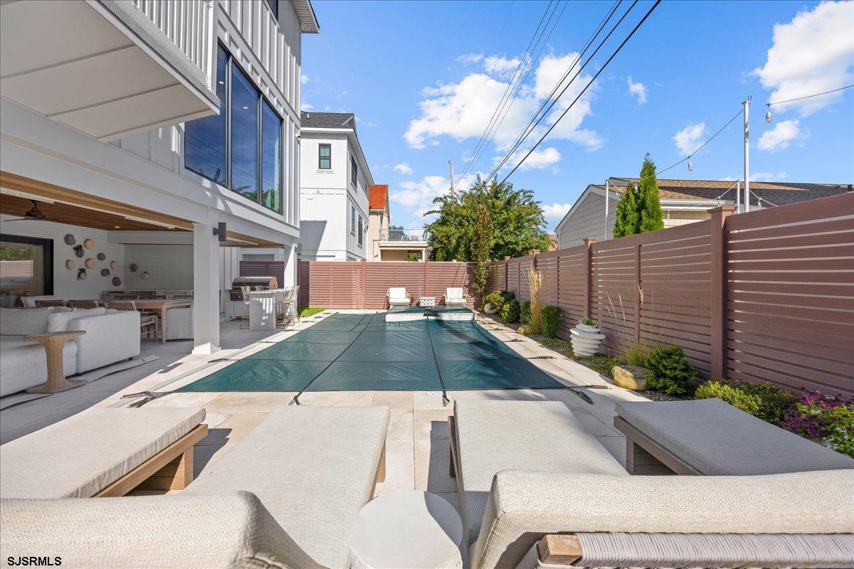 Margate, New Jersey 08402, United States, 6 Bedrooms Bedrooms, ,6 BathroomsBathrooms,Residential,Active,245677