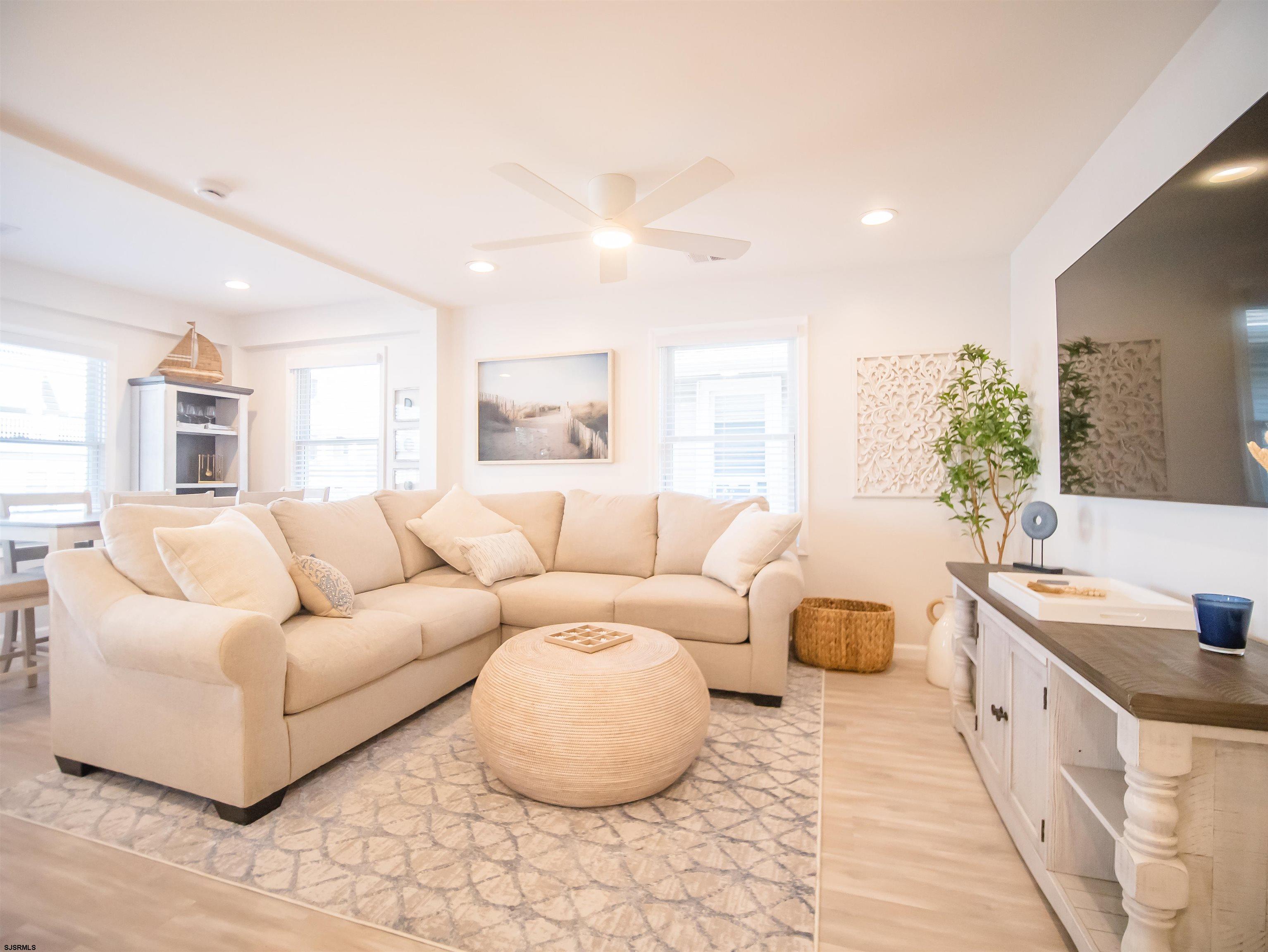 Ventnor, New Jersey 08406, United States, 3 Bedrooms Bedrooms, ,2 BathroomsBathrooms,Residential,Active,90333