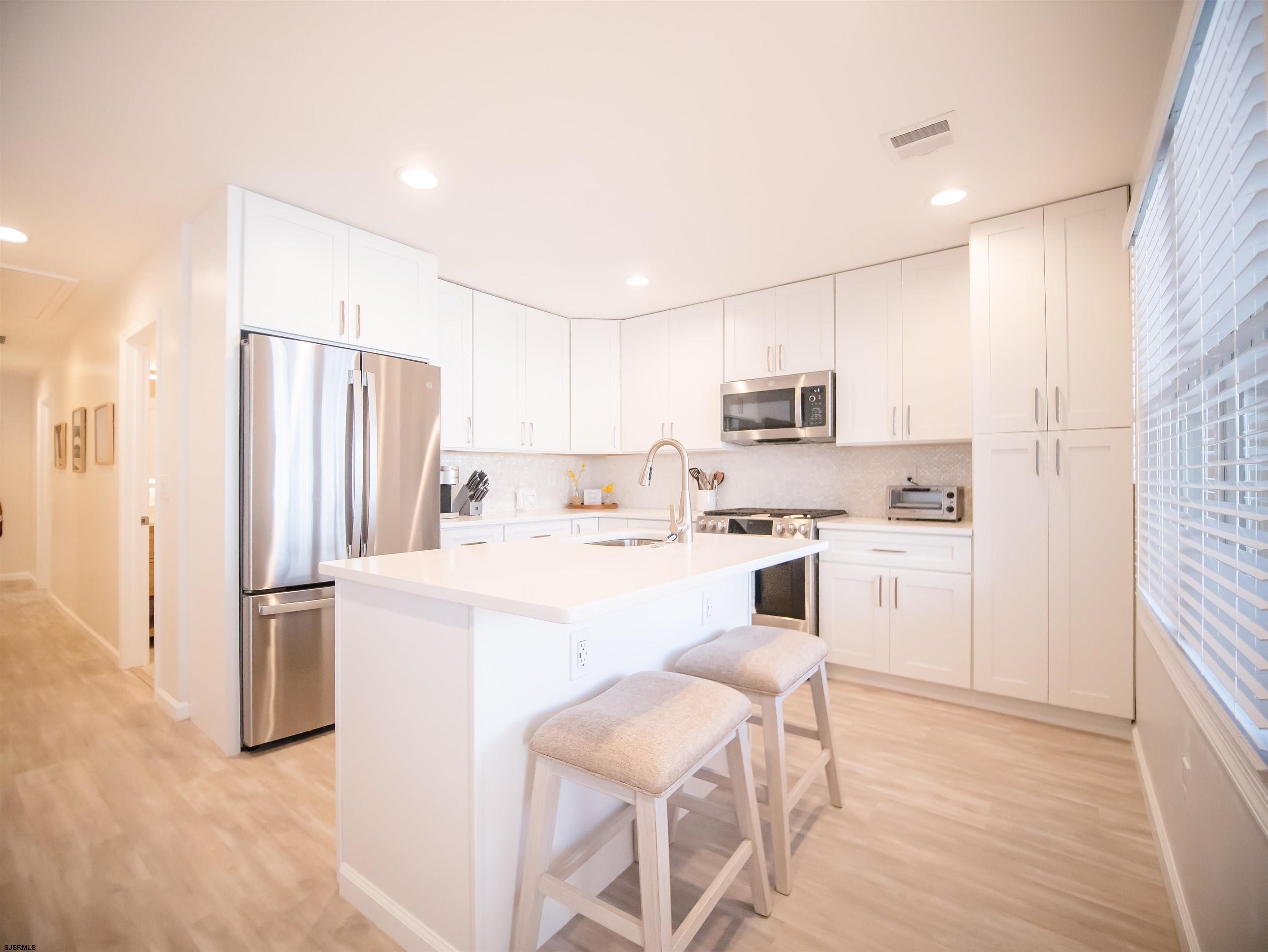 Ventnor, New Jersey 08406, United States, 3 Bedrooms Bedrooms, ,2 BathroomsBathrooms,Residential,Active,90333