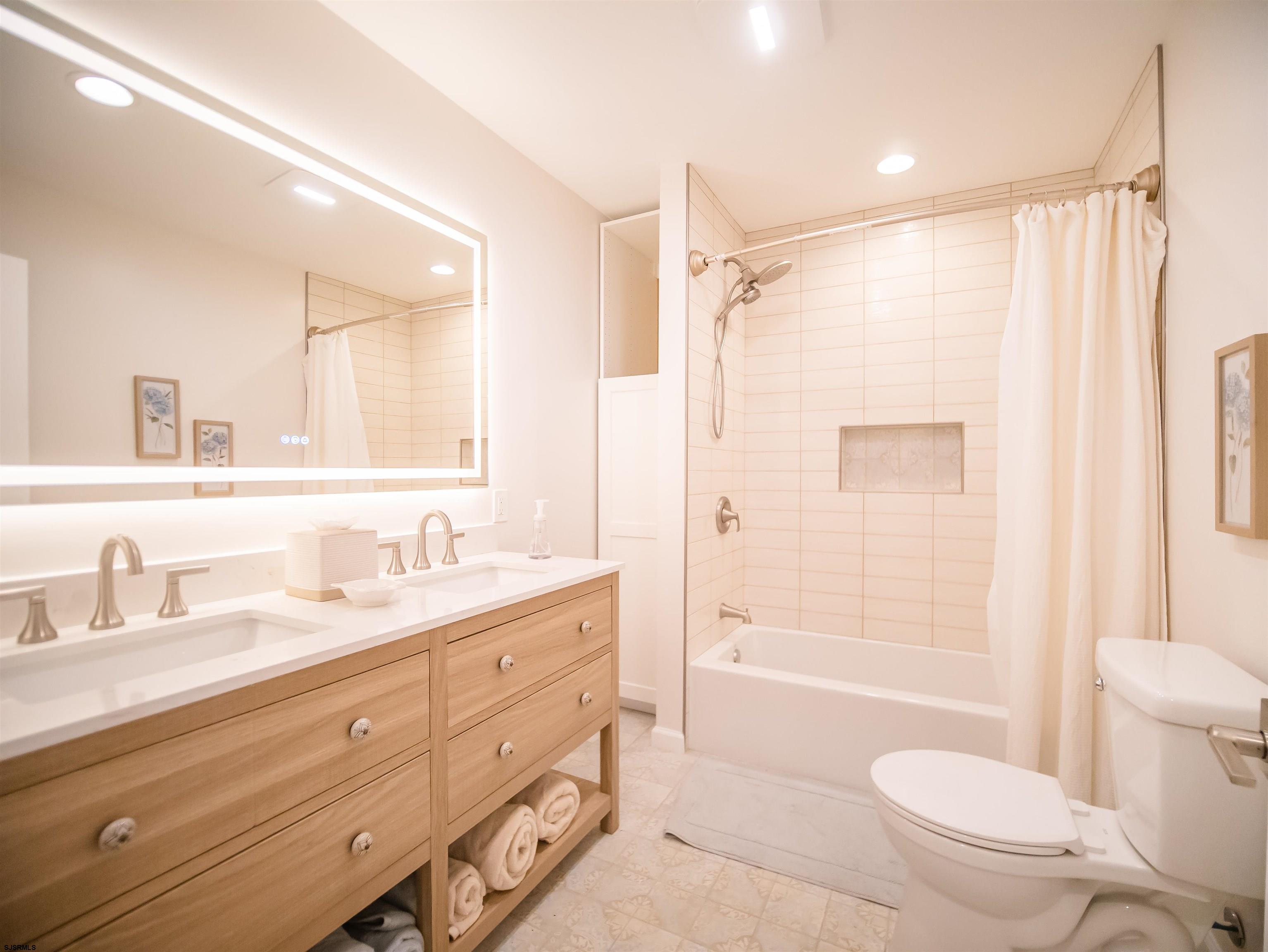 Ventnor, New Jersey 08406, United States, 3 Bedrooms Bedrooms, ,2 BathroomsBathrooms,Residential,Active,90333