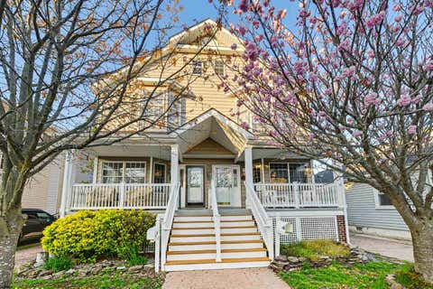 Condo For Rent - 113 N Monroe Ave<br/> Margate, NJ 08402