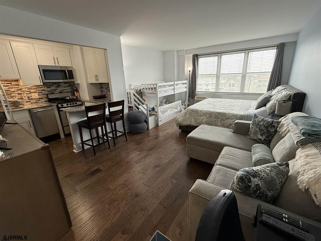 Margate, New Jersey 08402, United States, ,1 BathroomBathrooms,Residential,Active,230744