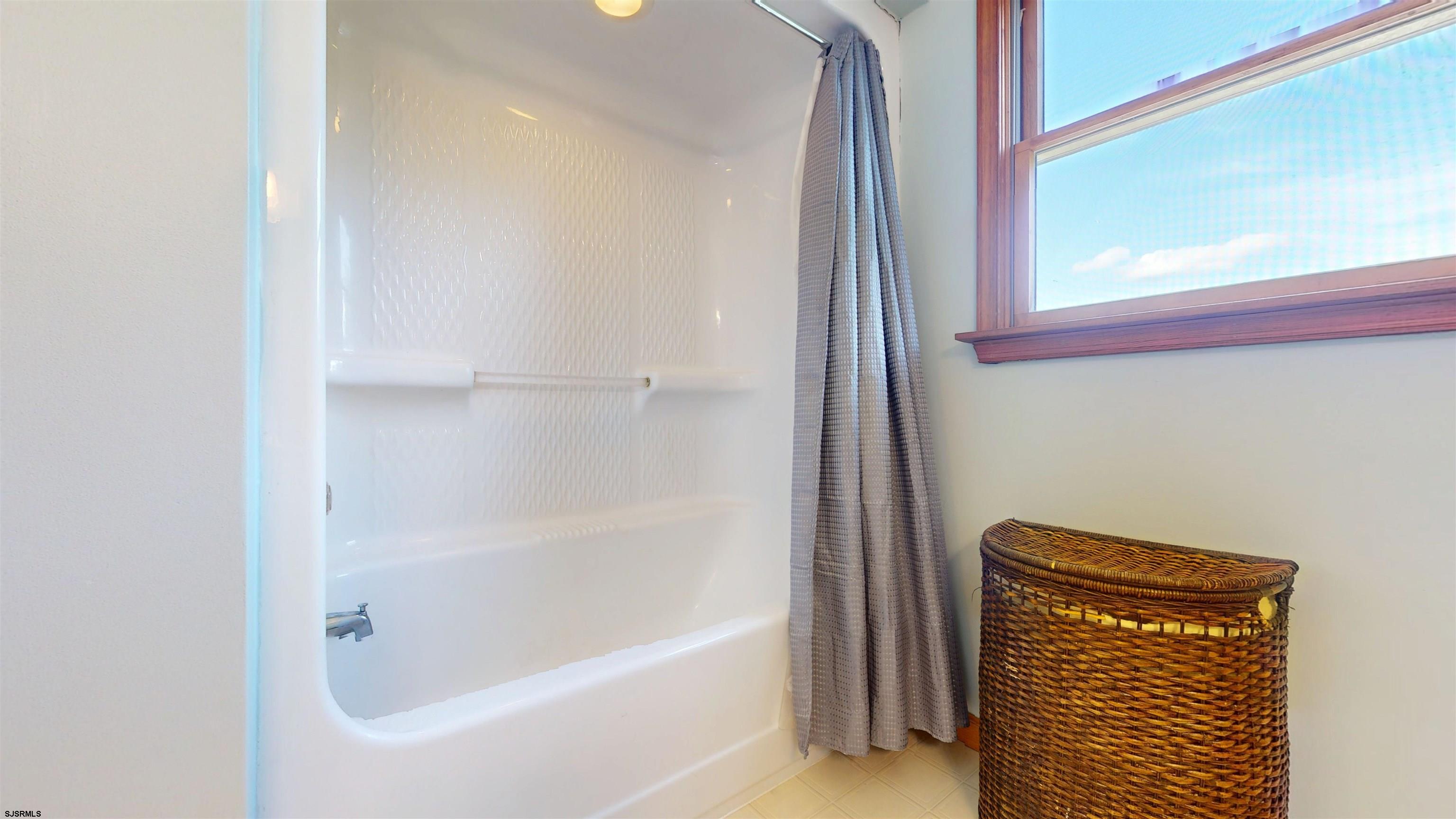 Minotola, New Jersey 08341, United States, 3 Bedrooms Bedrooms, ,3 BathroomsBathrooms,Residential,Active,184111