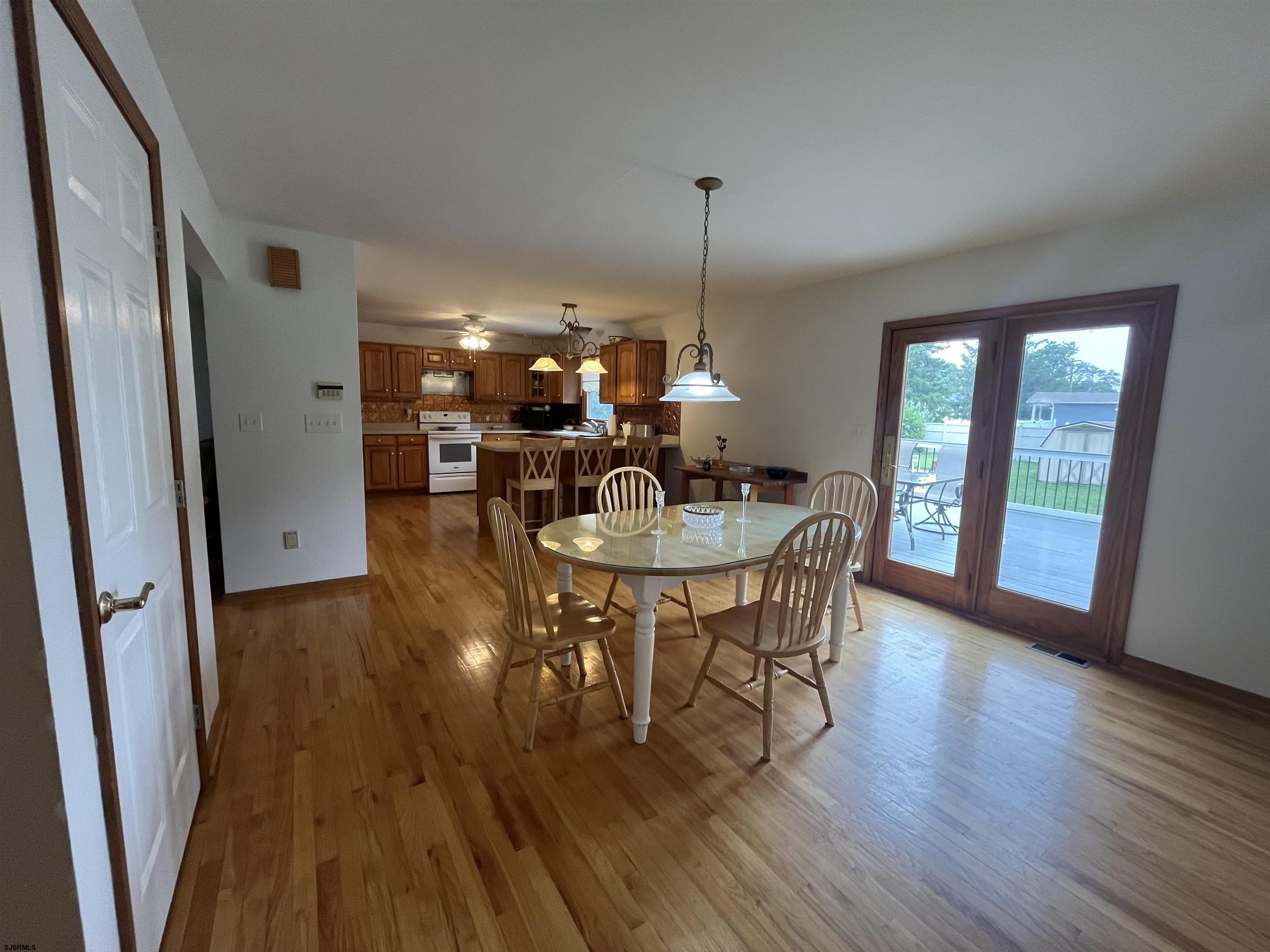 Minotola, New Jersey 08341, United States, 3 Bedrooms Bedrooms, ,3 BathroomsBathrooms,Residential,Active,184111