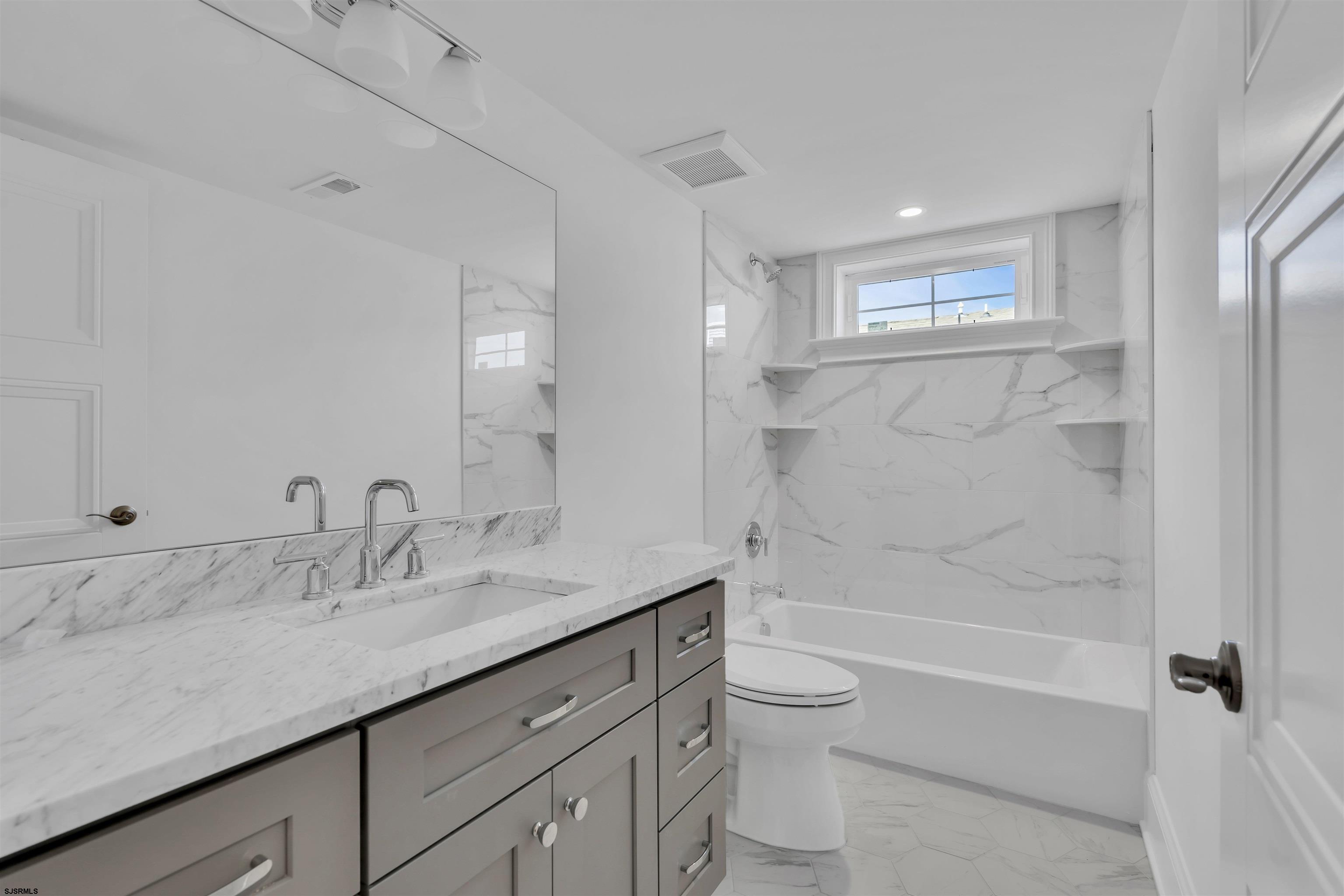 Ocean City, New Jersey 08226, United States, ,5 BathroomsBathrooms,Residential,Active,210718