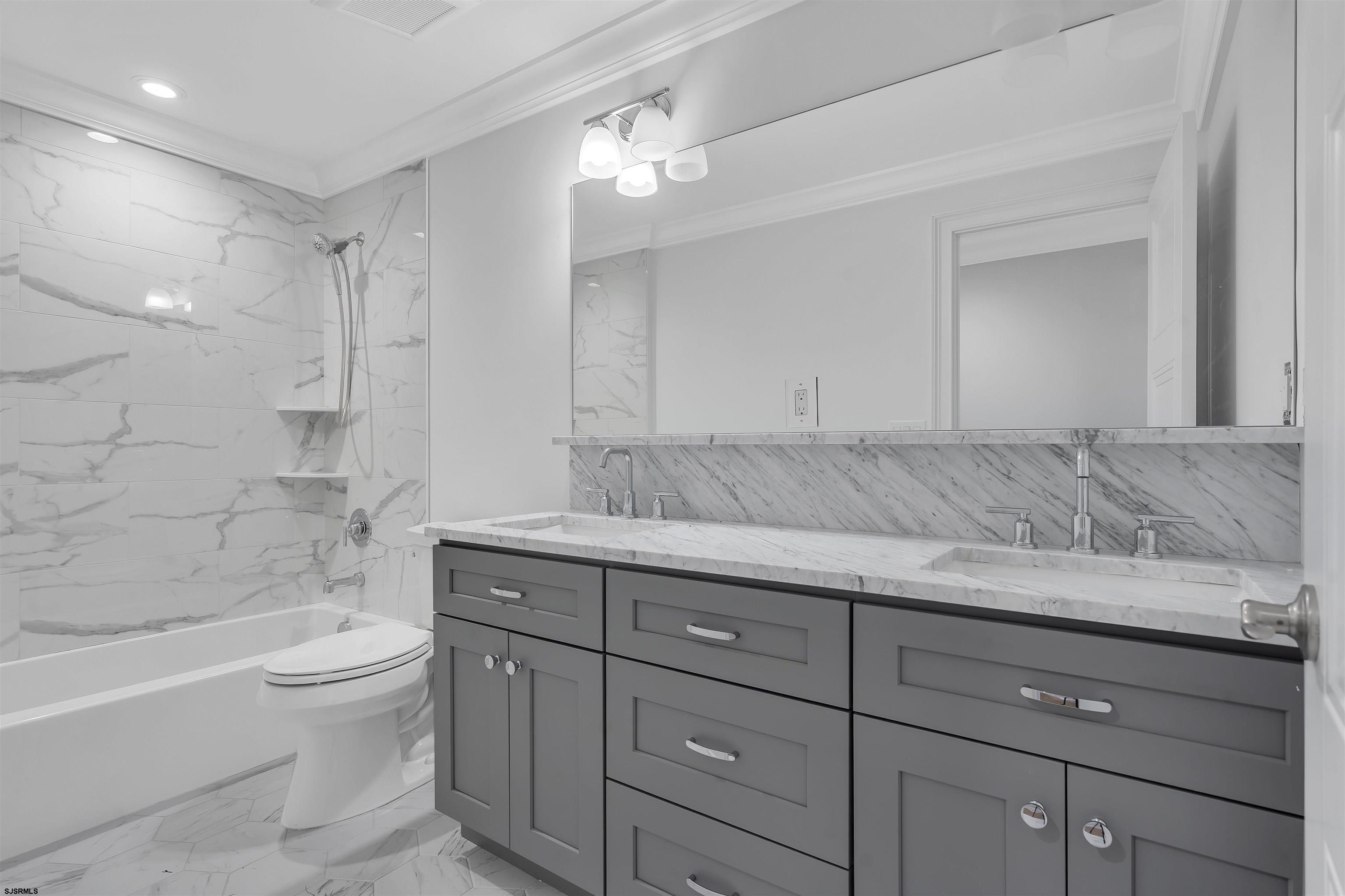 Ocean City, New Jersey 08226, United States, ,5 BathroomsBathrooms,Residential,Active,210718