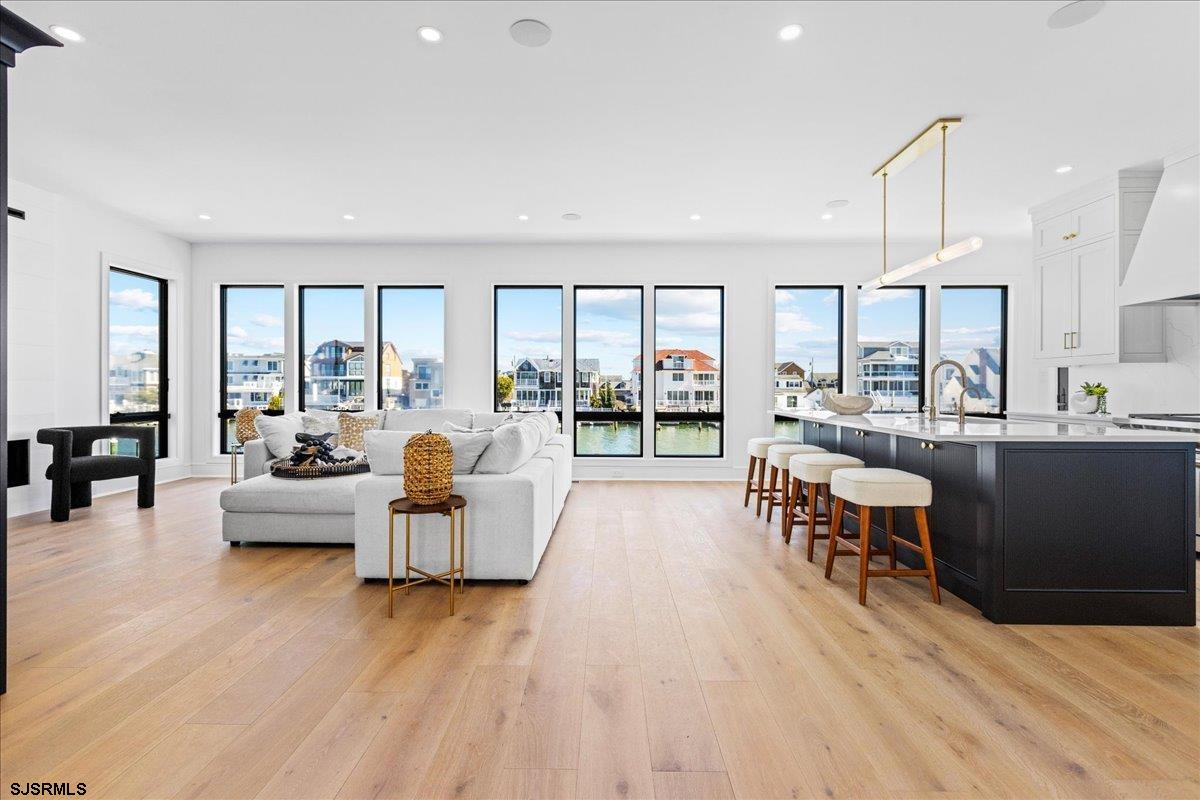 Margate, New Jersey 08402, United States, 5 Bedrooms Bedrooms, ,6 BathroomsBathrooms,Residential,Active,99377