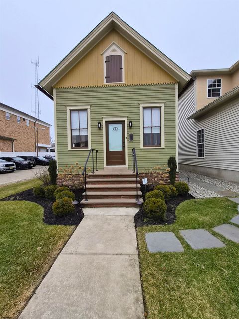 220 Vine St Hammonton NJ 08037