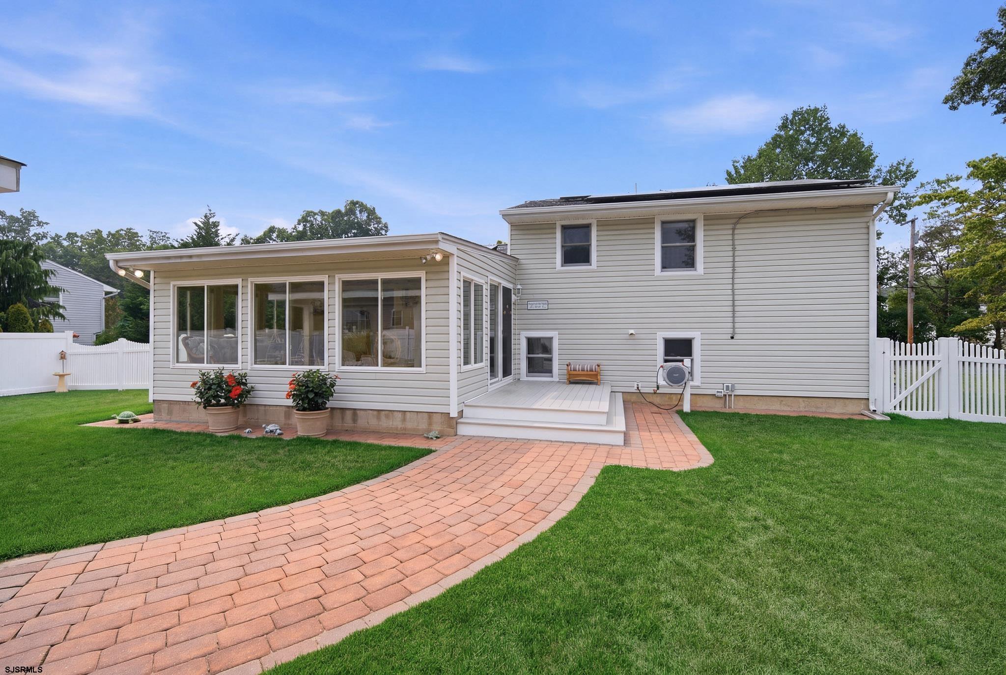 490 S Holly Ave