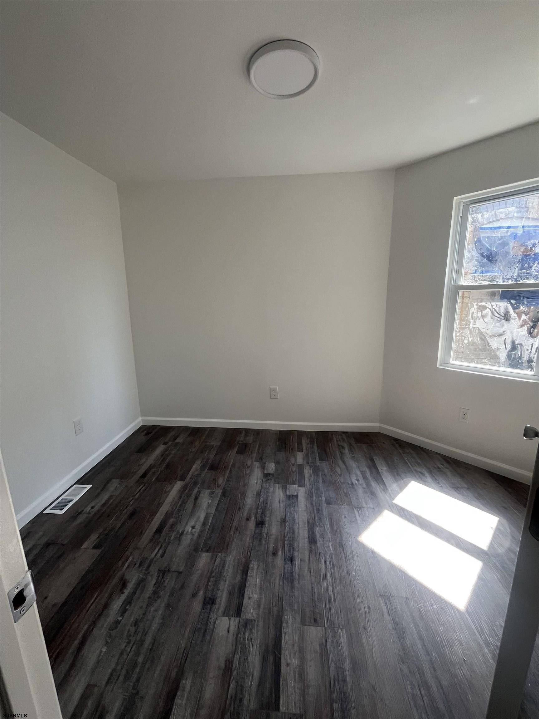 Atlantic City, New Jersey 08401, United States, 3 Bedrooms Bedrooms, ,1 BathroomBathrooms,Residential,Active,160689