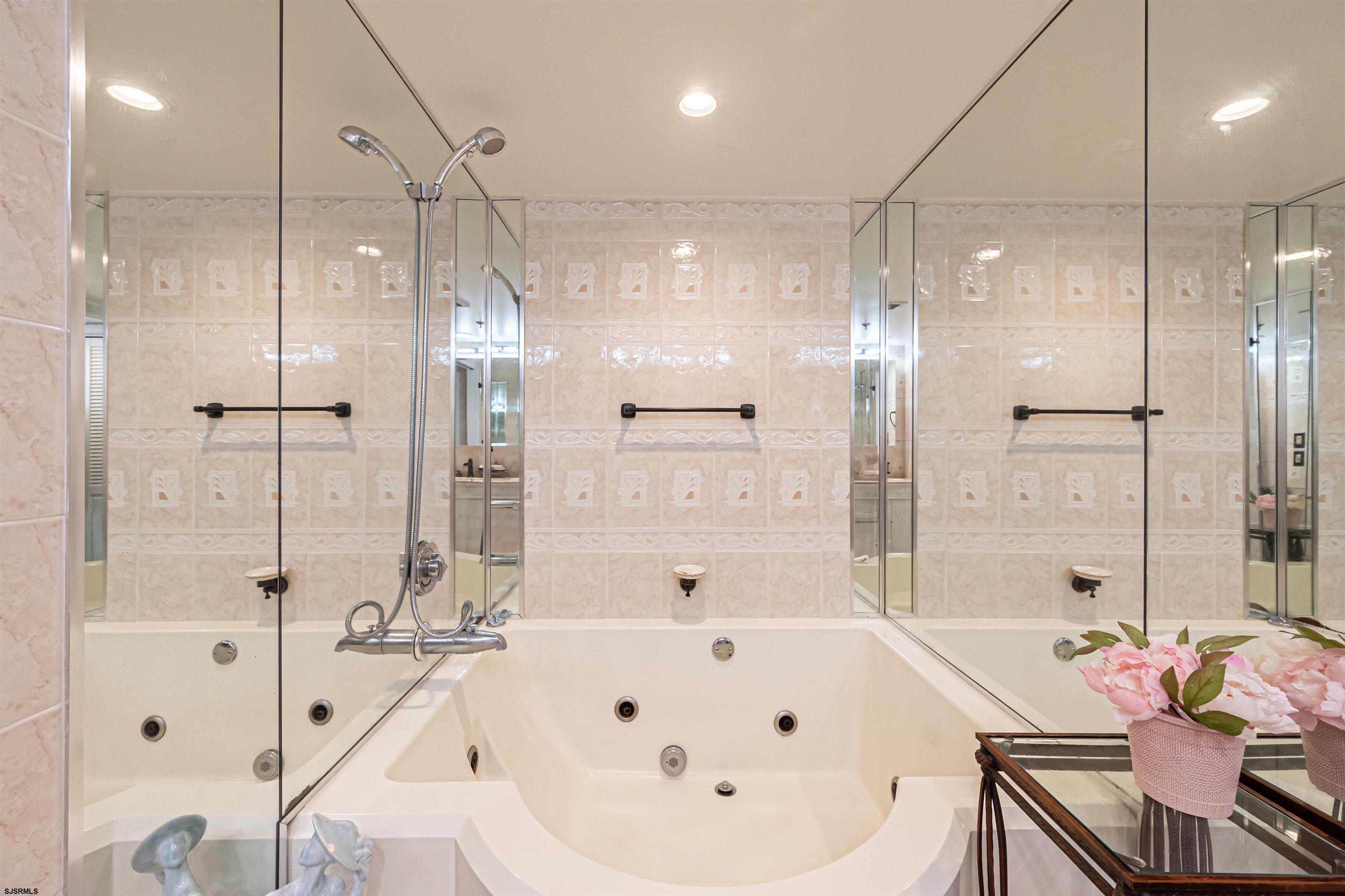 Atlantic City, New Jersey 08401, United States, 2 Bedrooms Bedrooms, ,2 BathroomsBathrooms,Residential,Active,108498