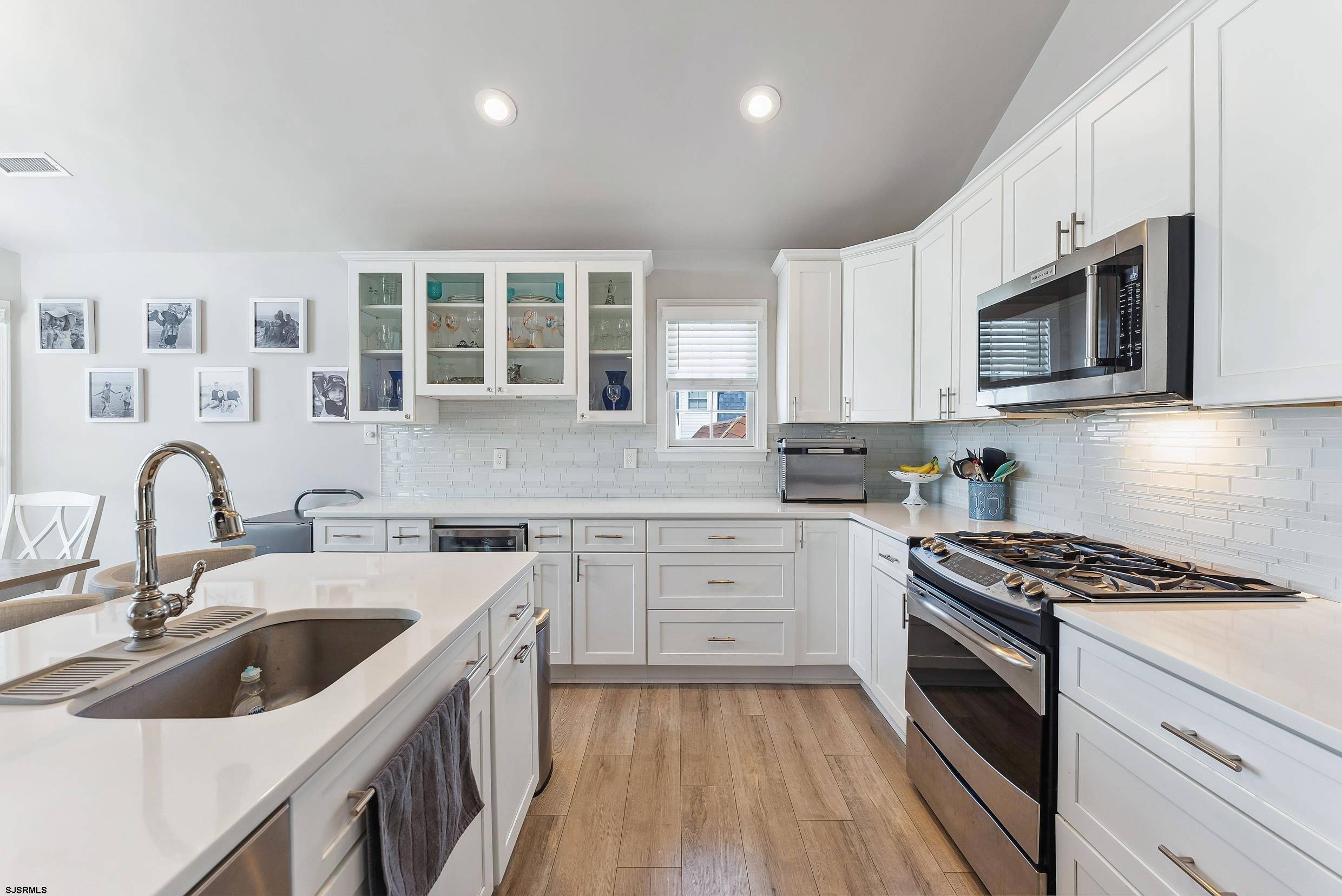 Ocean City, New Jersey 08226, United States, 4 Bedrooms Bedrooms, ,2 BathroomsBathrooms,Residential,Pending,107700