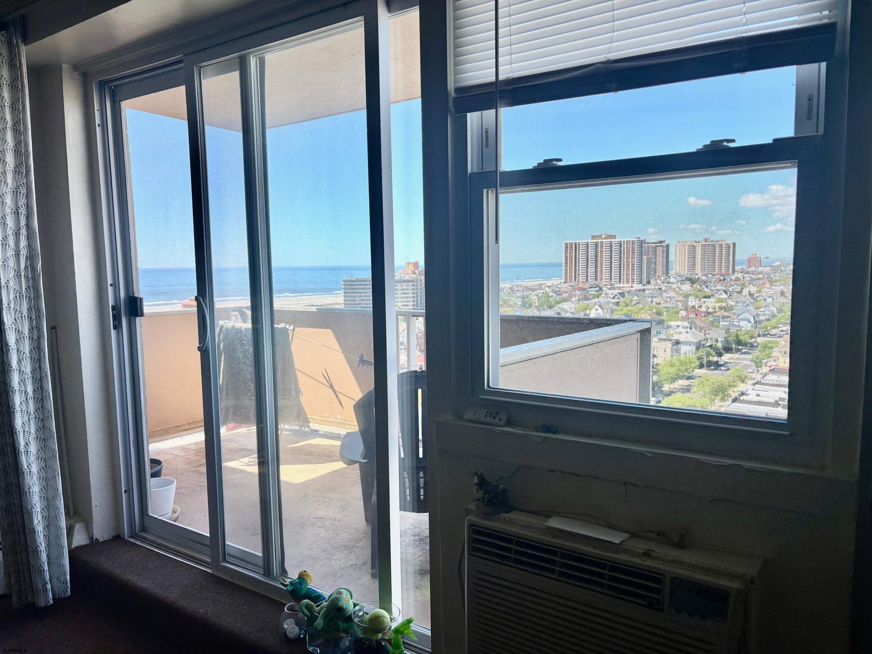 Atlantic City, New Jersey 08401, United States, 1 Bedroom Bedrooms, ,1 BathroomBathrooms,Residential,Pending,135685
