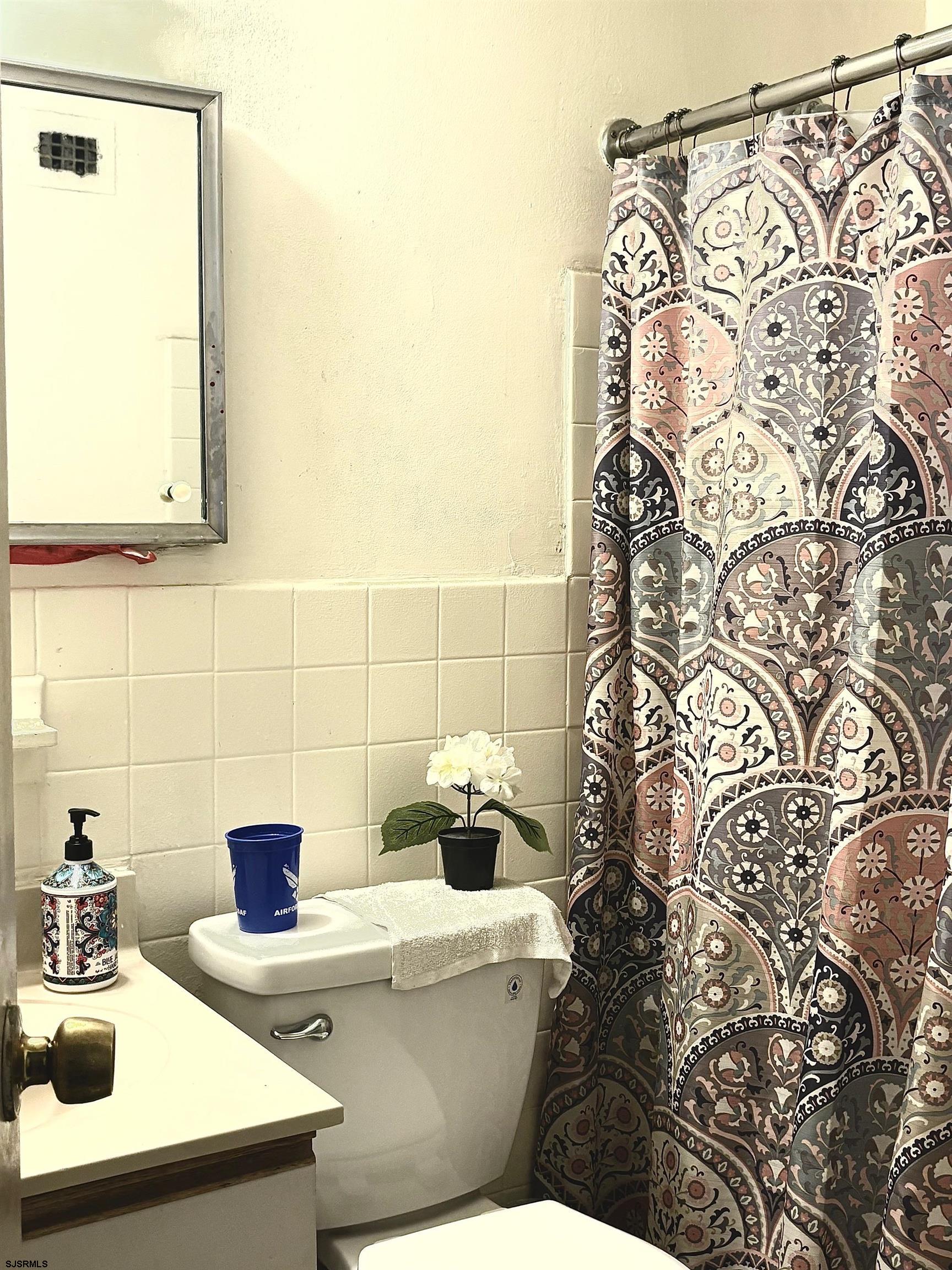 Atlantic City, New Jersey 08401, United States, 1 Bedroom Bedrooms, ,1 BathroomBathrooms,Residential,Pending,135685